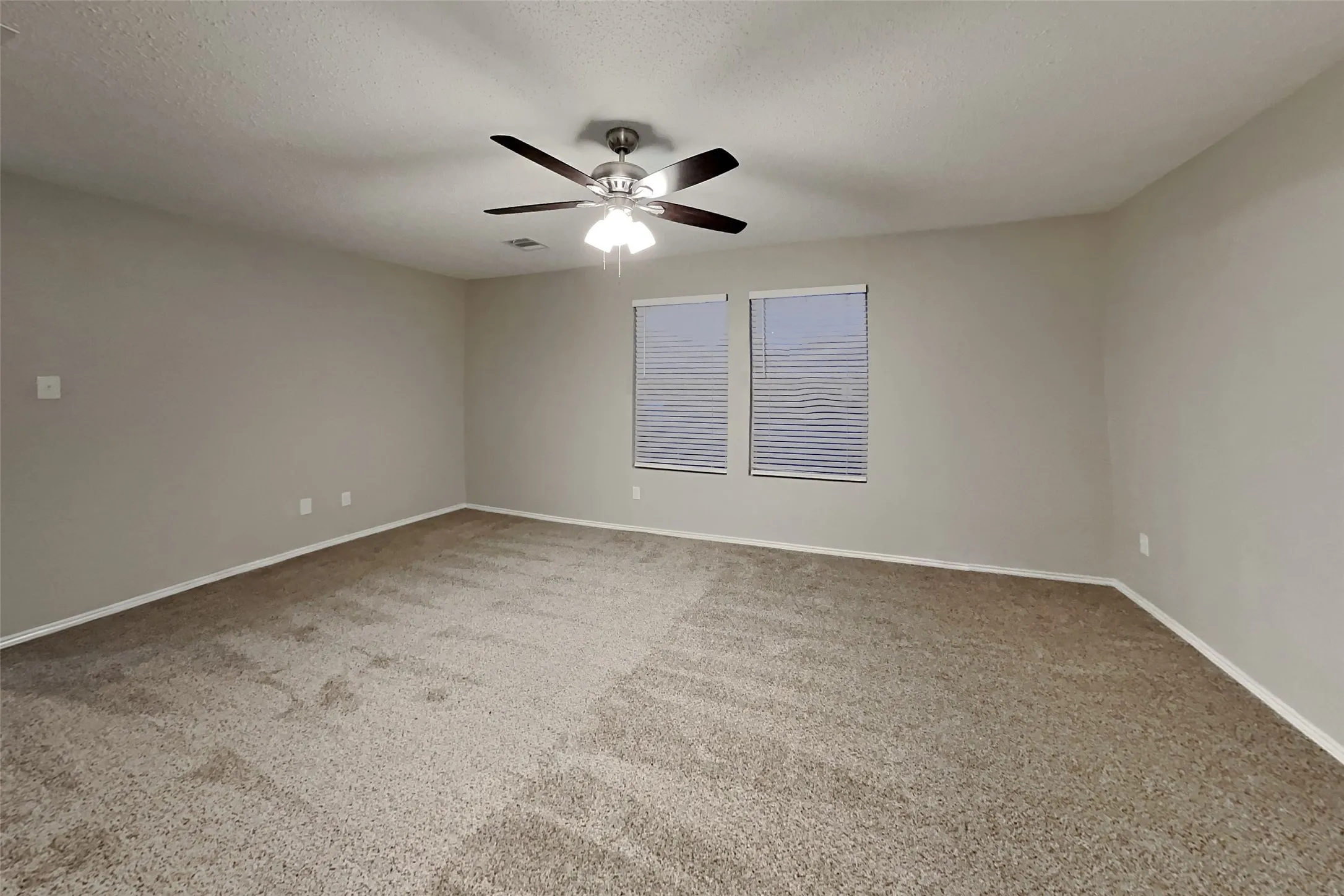 Single Family Residence For Rent in Rockwall County , 1516 Englewood Drive, Rockwall, Texas 75032, 5 Bedroom, 3 Bathroom, 2 Garage spaces, 2,945 Sqft, built in 2000, Preowned, mls#21256661, Real Estate Agent in Rockwall, Homes For Rent in Rockwall county, Homes For Rent in Rockwall, Realtor in Rockwall Texas, Real Estate Brokerage Independent Realty Texas, Luminita Cordes Realtor