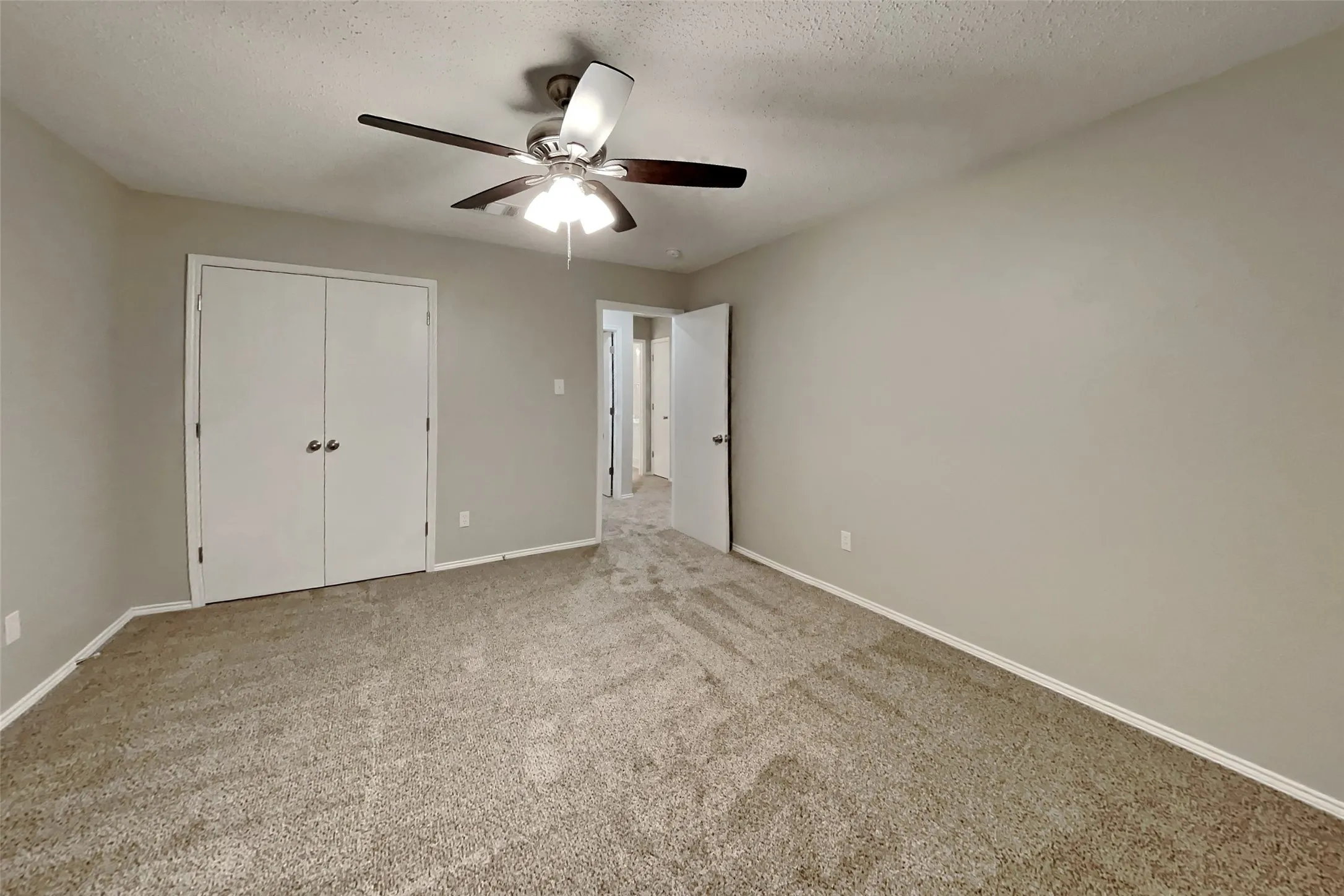 Single Family Residence For Rent in Rockwall County , 1516 Englewood Drive, Rockwall, Texas 75032, 5 Bedroom, 3 Bathroom, 2 Garage spaces, 2,945 Sqft, built in 2000, Preowned, mls#21256661, Real Estate Agent in Rockwall, Homes For Rent in Rockwall county, Homes For Rent in Rockwall, Realtor in Rockwall Texas, Real Estate Brokerage Independent Realty Texas, Luminita Cordes Realtor