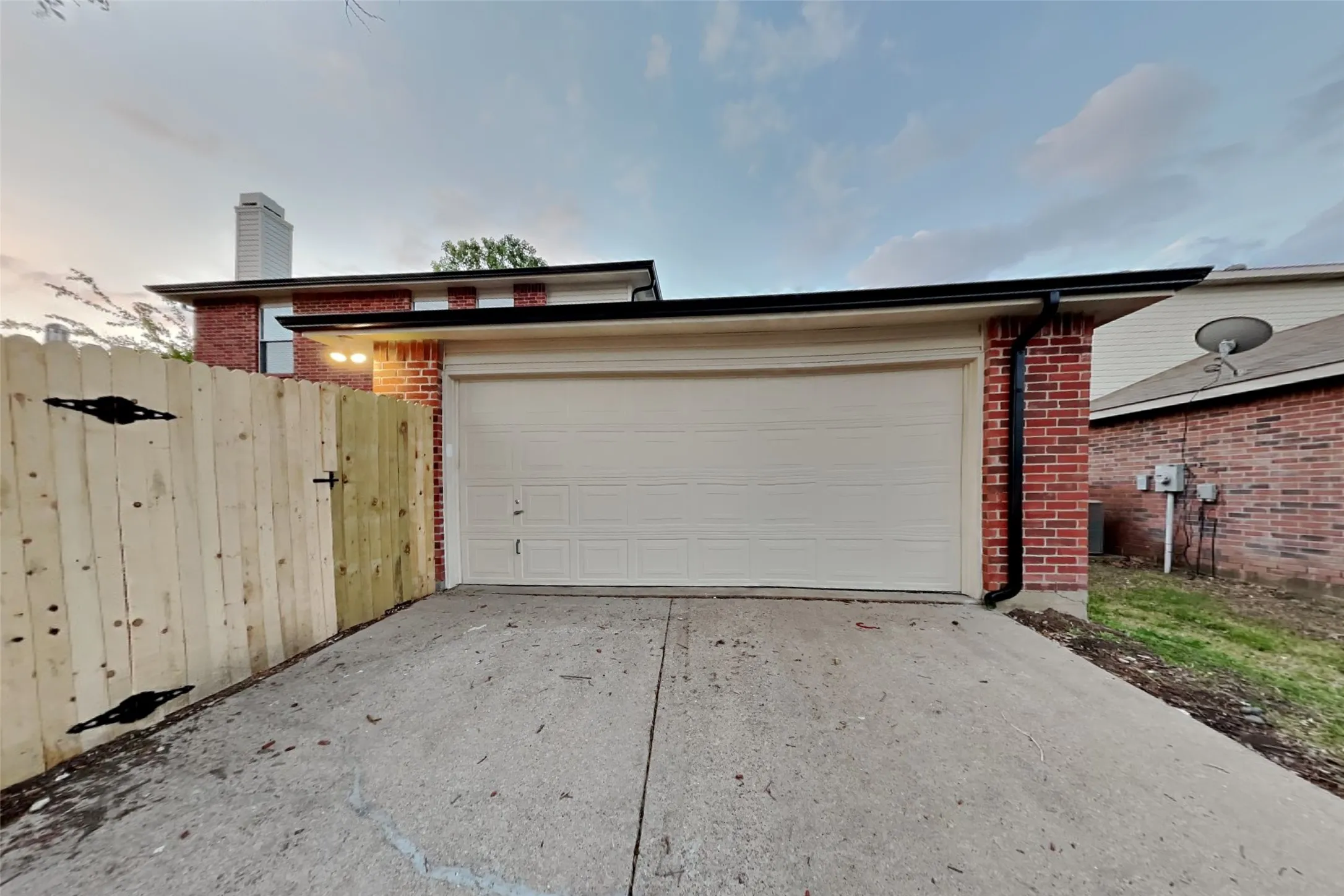 Single Family Residence For Rent in Rockwall County , 1516 Englewood Drive, Rockwall, Texas 75032, 5 Bedroom, 3 Bathroom, 2 Garage spaces, 2,945 Sqft, built in 2000, Preowned, mls#21256661, Real Estate Agent in Rockwall, Homes For Rent in Rockwall county, Homes For Rent in Rockwall, Realtor in Rockwall Texas, Real Estate Brokerage Independent Realty Texas, Luminita Cordes Realtor