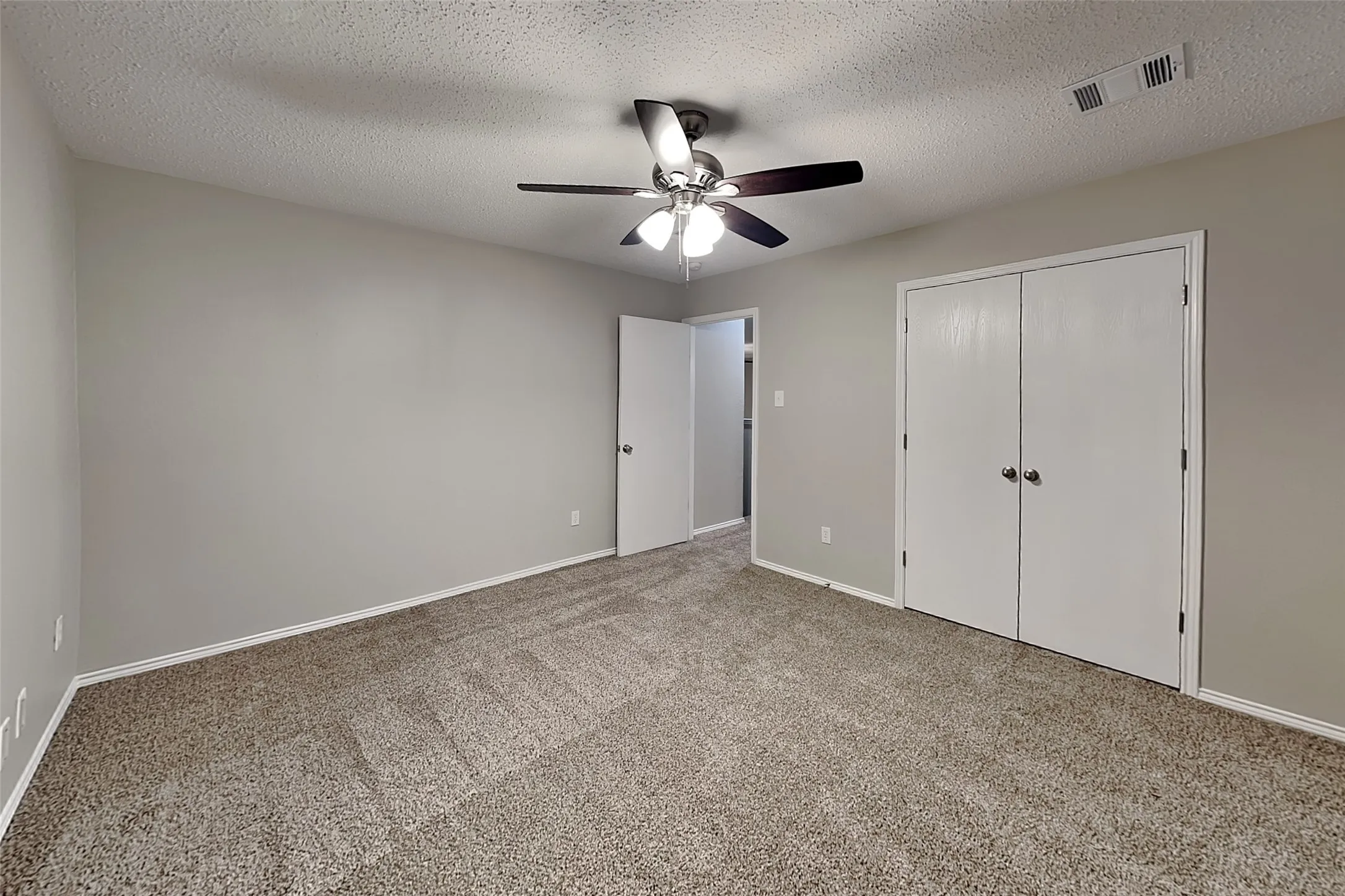 Single Family Residence For Rent in Rockwall County , 1516 Englewood Drive, Rockwall, Texas 75032, 5 Bedroom, 3 Bathroom, 2 Garage spaces, 2,945 Sqft, built in 2000, Preowned, mls#21256661, Real Estate Agent in Rockwall, Homes For Rent in Rockwall county, Homes For Rent in Rockwall, Realtor in Rockwall Texas, Real Estate Brokerage Independent Realty Texas, Luminita Cordes Realtor