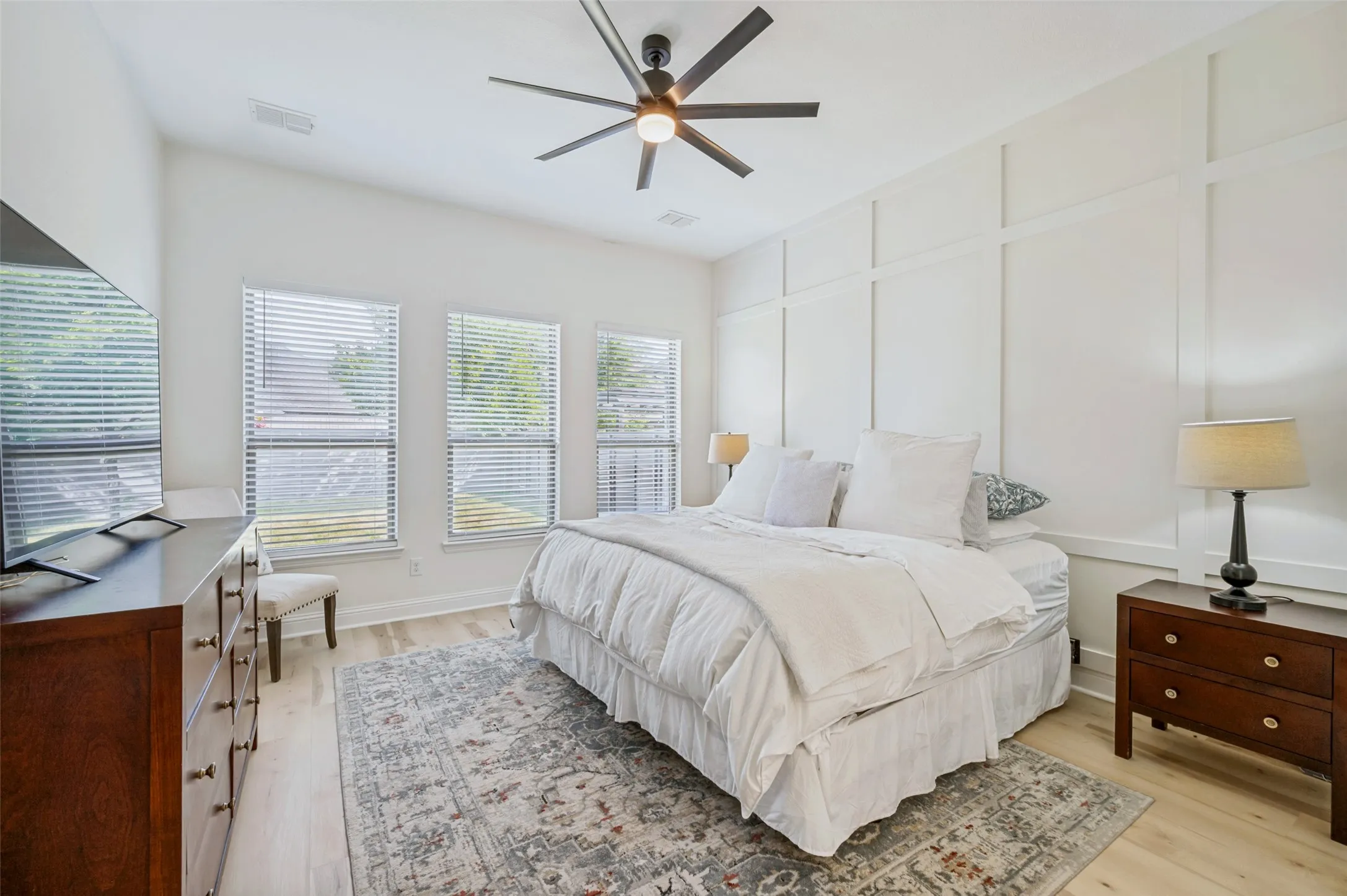 Single Family Residence For Rent in Denton County , 851 Forest Street, Little Elm, Texas 76227, 4 Bedroom, 3 Bathroom, 2 Garage spaces, 2,631 Sqft, built in 2016, Preowned, Price $3,500, mls#21256478, Real Estate Agent in Little Elm, Homes For Rent in Denton county, Homes For Rent in Little Elm, Realtor in Little Elm Texas, Real Estate Brokerage Independent Realty Texas, Luminita Cordes Realtor