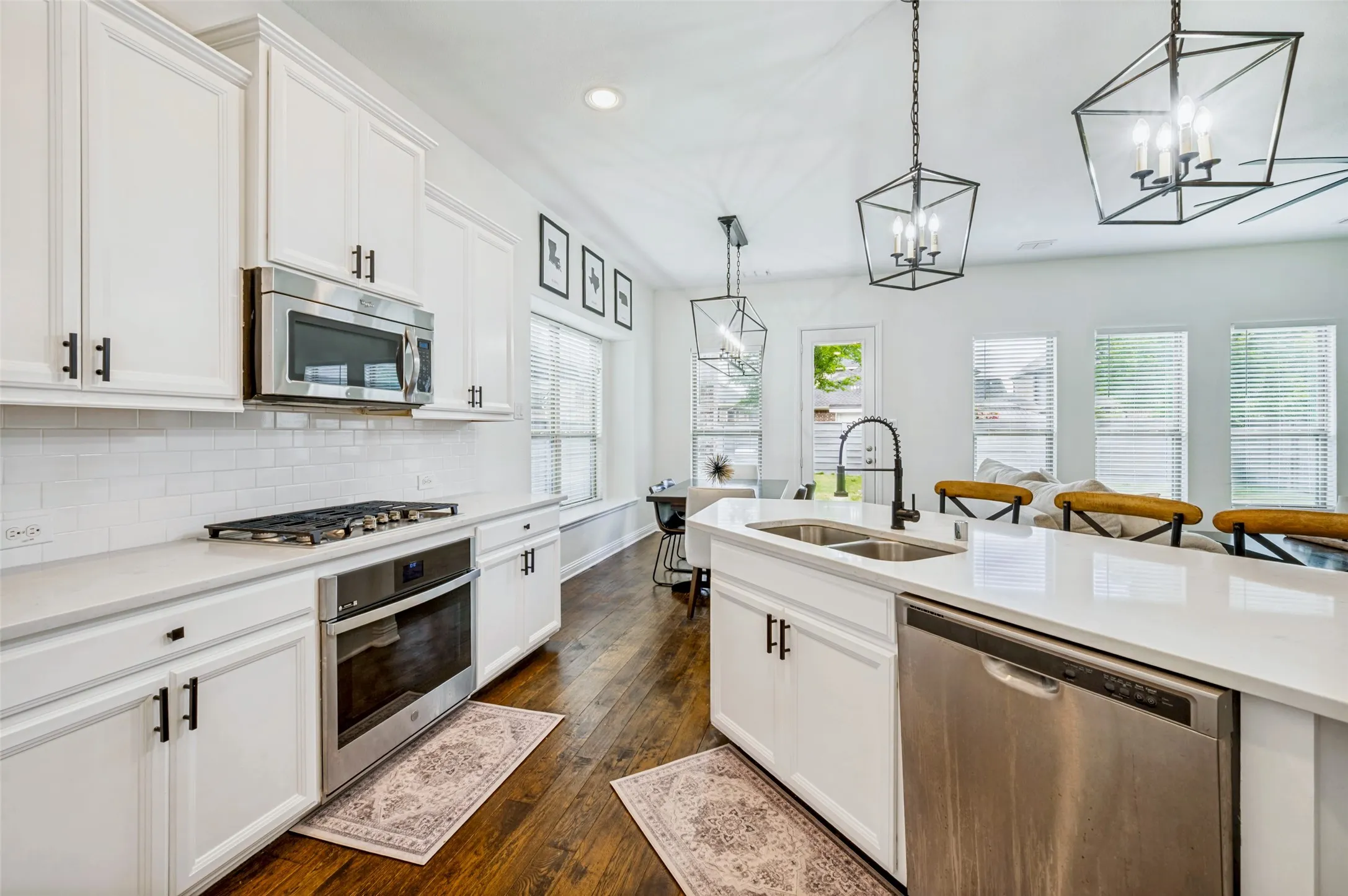 Single Family Residence For Rent in Denton County , 851 Forest Street, Little Elm, Texas 76227, 4 Bedroom, 3 Bathroom, 2 Garage spaces, 2,631 Sqft, built in 2016, Preowned, Price $3,500, mls#21256478, Real Estate Agent in Little Elm, Homes For Rent in Denton county, Homes For Rent in Little Elm, Realtor in Little Elm Texas, Real Estate Brokerage Independent Realty Texas, Luminita Cordes Realtor