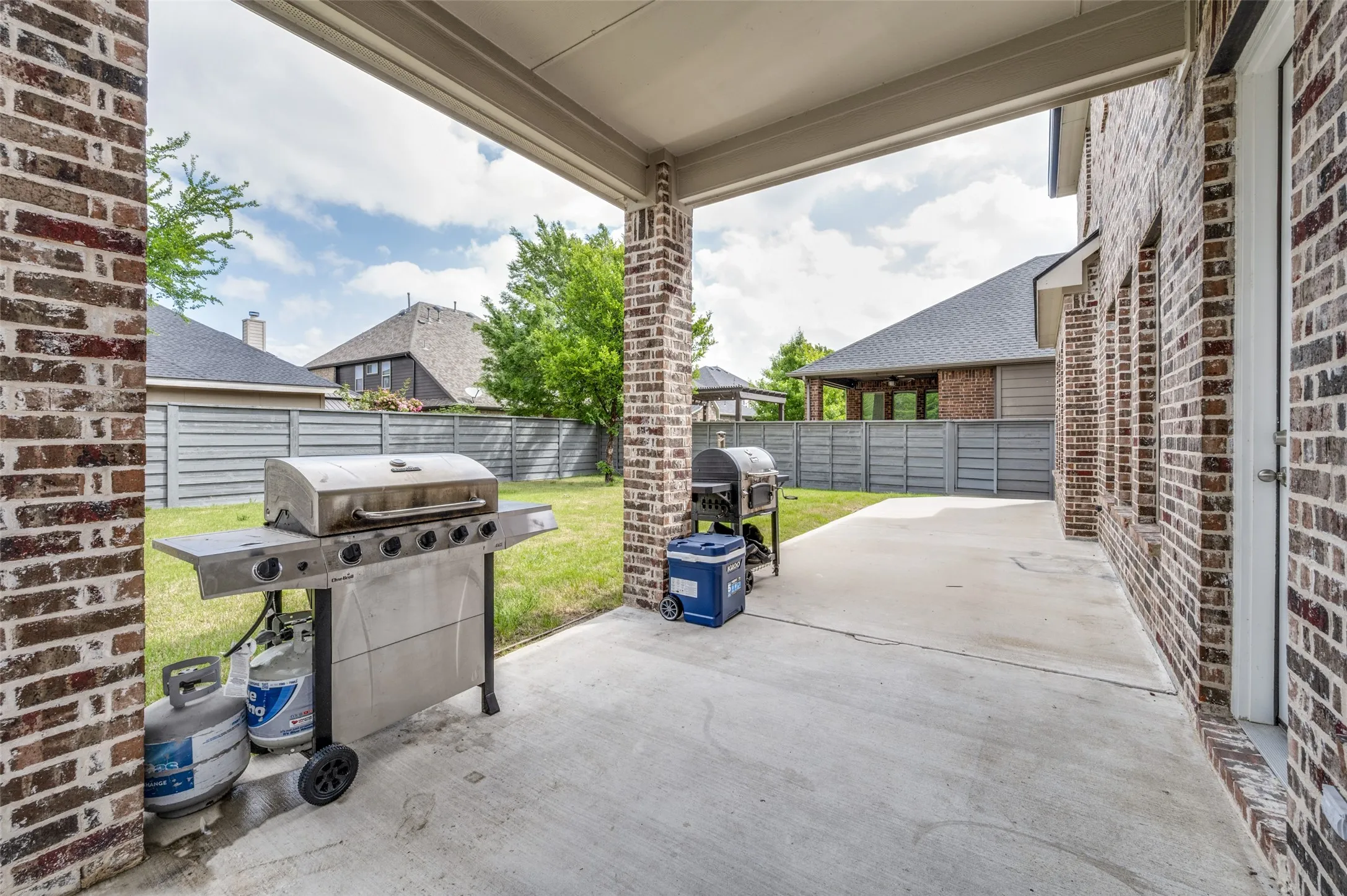 Single Family Residence For Rent in Denton County , 851 Forest Street, Little Elm, Texas 76227, 4 Bedroom, 3 Bathroom, 2 Garage spaces, 2,631 Sqft, built in 2016, Preowned, Price $3,500, mls#21256478, Real Estate Agent in Little Elm, Homes For Rent in Denton county, Homes For Rent in Little Elm, Realtor in Little Elm Texas, Real Estate Brokerage Independent Realty Texas, Luminita Cordes Realtor