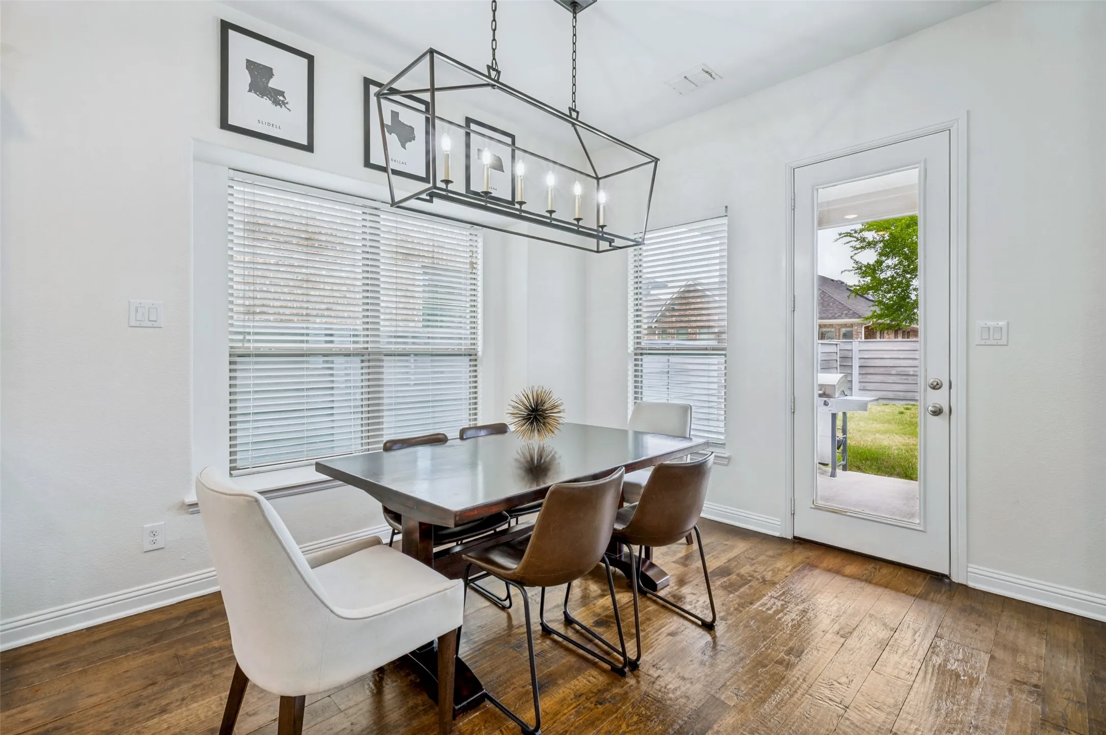 Single Family Residence For Rent in Denton County , 851 Forest Street, Little Elm, Texas 76227, 4 Bedroom, 3 Bathroom, 2 Garage spaces, 2,631 Sqft, built in 2016, Preowned, Price $3,500, mls#21256478, Real Estate Agent in Little Elm, Homes For Rent in Denton county, Homes For Rent in Little Elm, Realtor in Little Elm Texas, Real Estate Brokerage Independent Realty Texas, Luminita Cordes Realtor