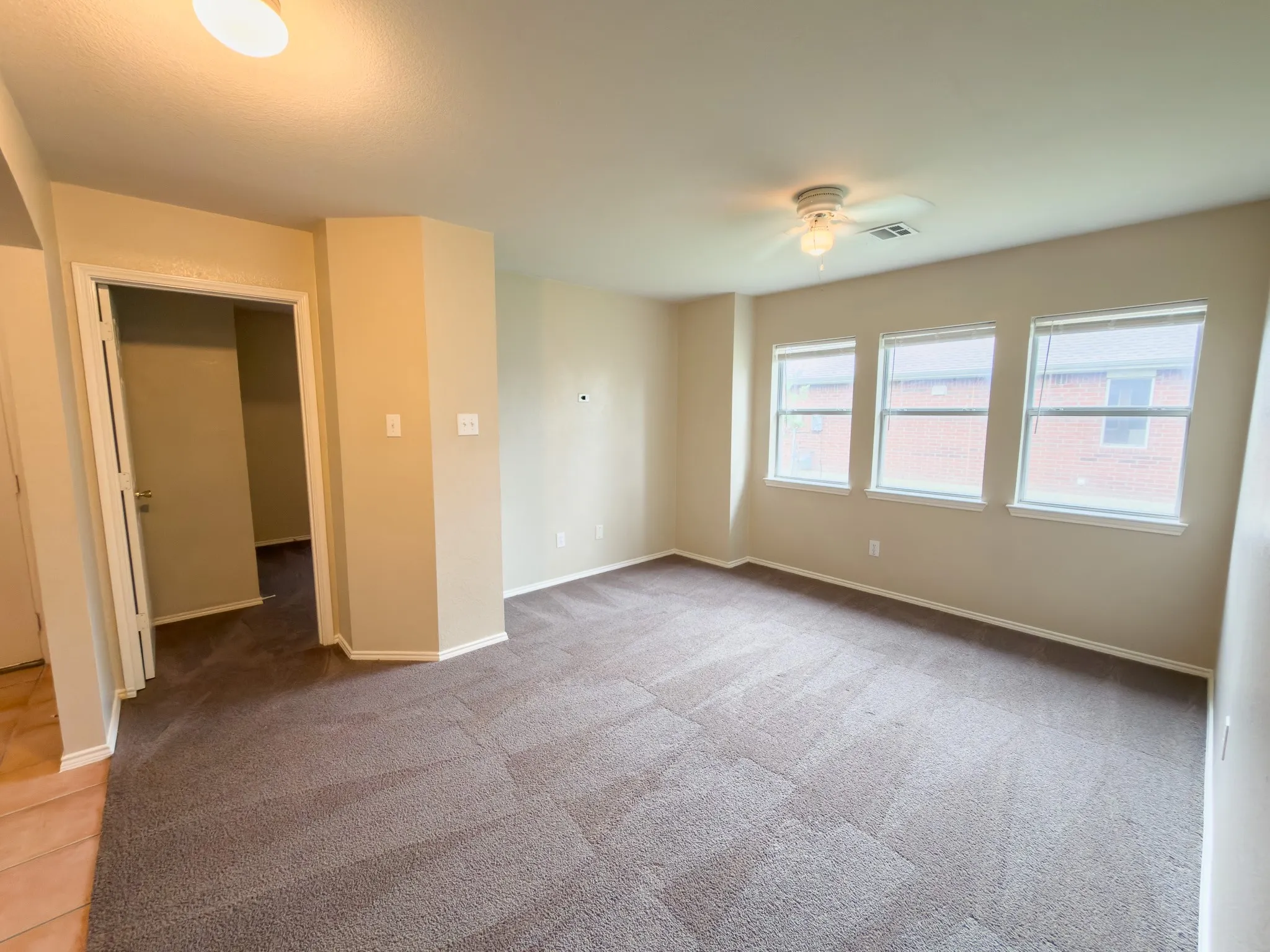 Single Family Residence For Rent in Kaufman County , 102 Galloping Trail, Forney, Texas 75126, 3 Bedroom, 2 Bathroom, 2 Garage spaces, 1,663 Sqft, built in 2003, Preowned, mls#21256692, Real Estate Agent in Forney, Homes For Rent in Kaufman county, Homes For Rent in Forney, Realtor in Forney Texas, Real Estate Brokerage Independent Realty Texas, Luminita Cordes Realtor