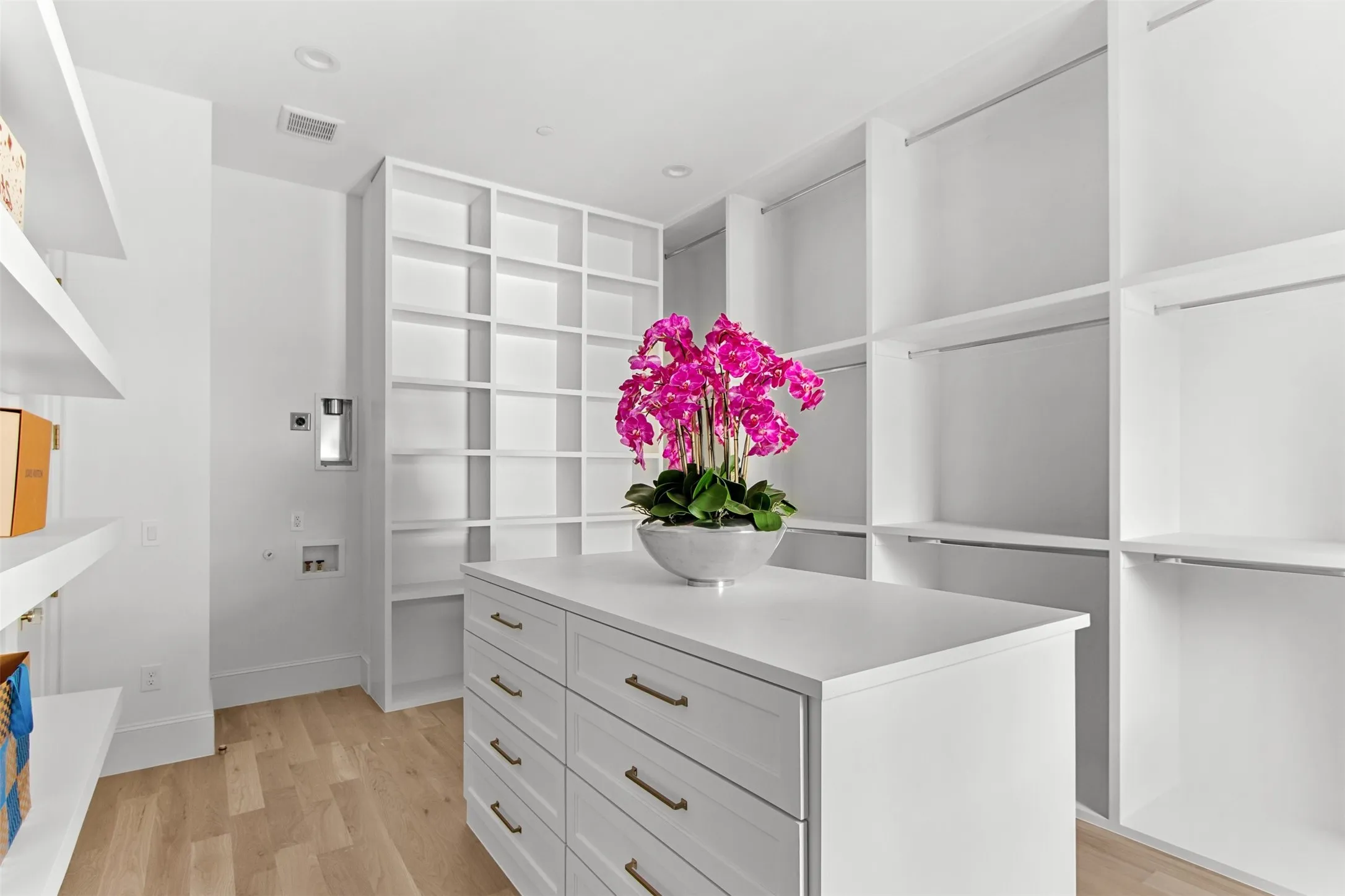 Single Family Residence For Sale in Dallas County , 5812 Preston Haven Drive, Dallas, Texas 75230, 6 Bedroom, 8 Bathroom, 3 Garage spaces, 6,630 Sqft, built in 2026, New Construction - Complete, mls#21255452, Real Estate Agent in Dallas, Homes For Sale in Dallas county, Homes For Sale in Dallas, Realtor in Dallas Texas, Real Estate Brokerage Independent Realty Texas, Luminita Cordes Realtor