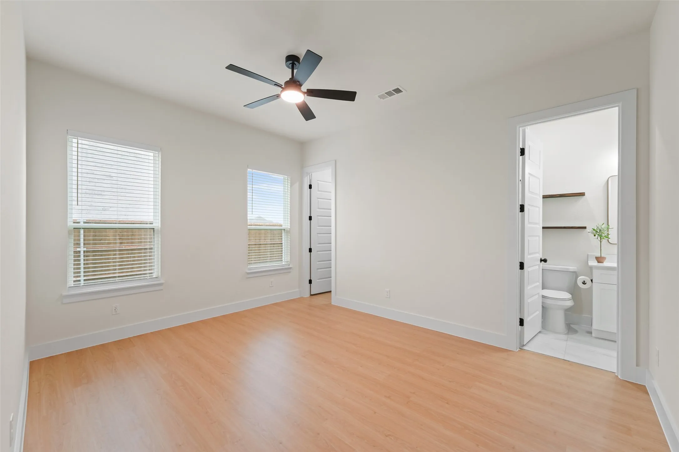 Single Family Residence For Sale in Kaufman County , 1002 Devonshire Drive N, Forney, Texas 75126, 4 Bedroom, 5 Bathroom, 3 Garage spaces, 3,450 Sqft, built in 2026, New Construction - Complete, mls#21255903, Real Estate Agent in Forney, Homes For Sale in Kaufman county, Homes For Sale in Forney, Realtor in Forney Texas, Real Estate Brokerage Independent Realty Texas, Luminita Cordes Realtor
