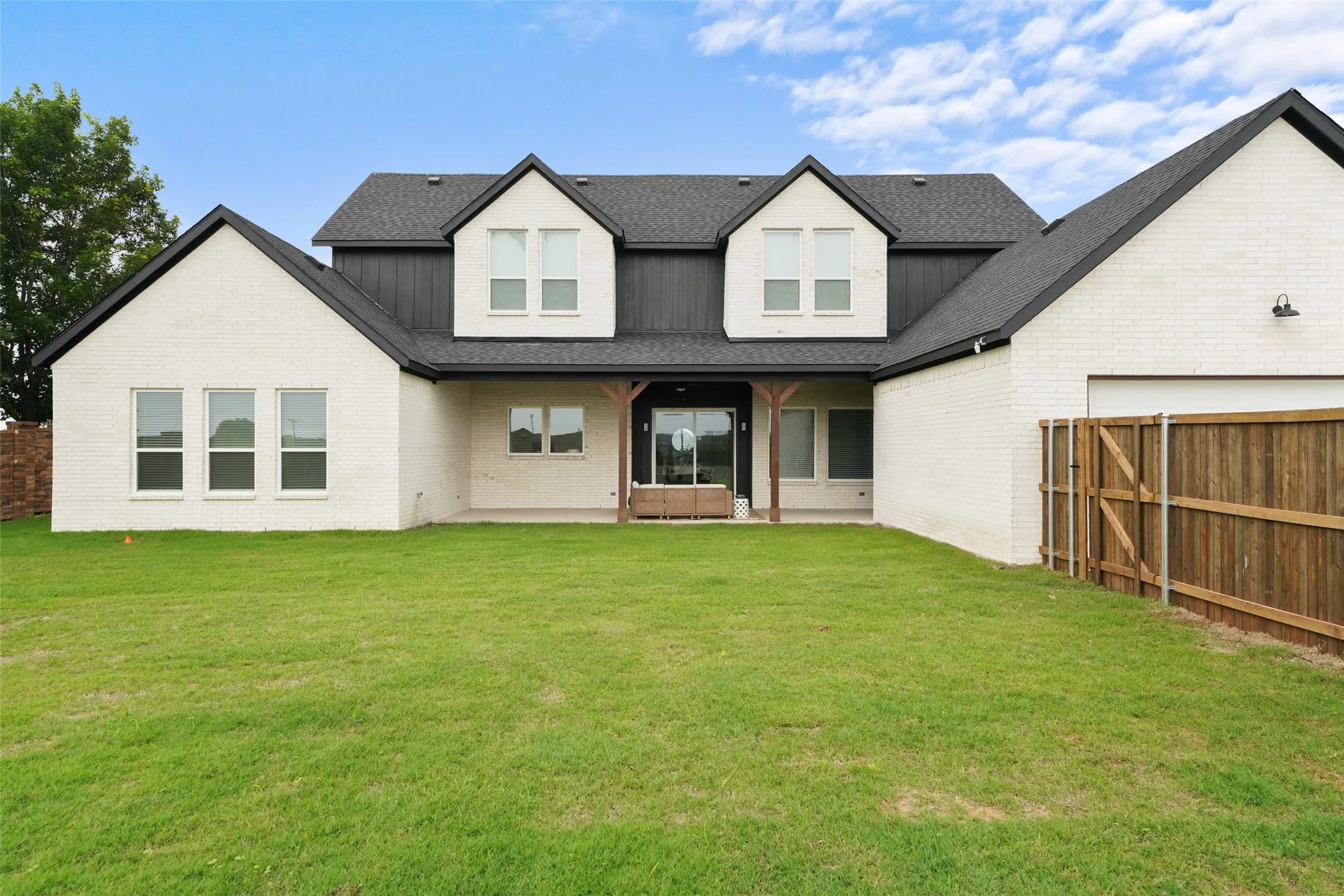 Single Family Residence For Sale in Kaufman County , 1002 Devonshire Drive N, Forney, Texas 75126, 4 Bedroom, 5 Bathroom, 3 Garage spaces, 3,450 Sqft, built in 2026, New Construction - Complete, mls#21255903, Real Estate Agent in Forney, Homes For Sale in Kaufman county, Homes For Sale in Forney, Realtor in Forney Texas, Real Estate Brokerage Independent Realty Texas, Luminita Cordes Realtor