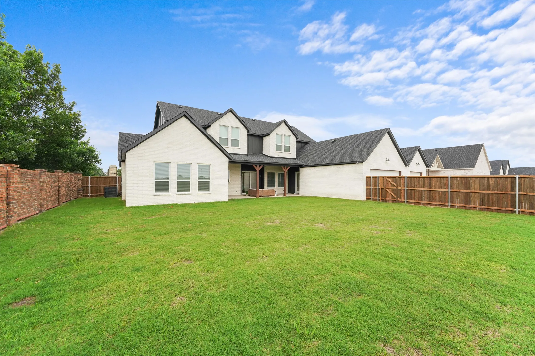 Single Family Residence For Sale in Kaufman County , 1002 Devonshire Drive N, Forney, Texas 75126, 4 Bedroom, 5 Bathroom, 3 Garage spaces, 3,450 Sqft, built in 2026, New Construction - Complete, mls#21255903, Real Estate Agent in Forney, Homes For Sale in Kaufman county, Homes For Sale in Forney, Realtor in Forney Texas, Real Estate Brokerage Independent Realty Texas, Luminita Cordes Realtor