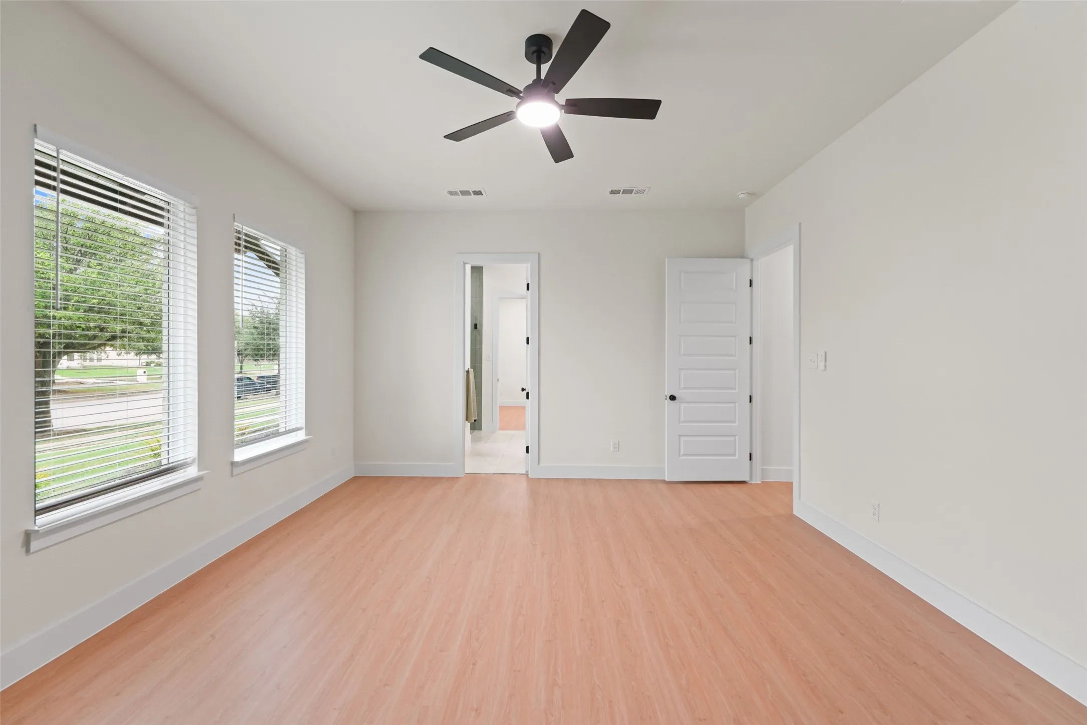 Single Family Residence For Sale in Kaufman County , 1002 Devonshire Drive N, Forney, Texas 75126, 4 Bedroom, 5 Bathroom, 3 Garage spaces, 3,450 Sqft, built in 2026, New Construction - Complete, mls#21255903, Real Estate Agent in Forney, Homes For Sale in Kaufman county, Homes For Sale in Forney, Realtor in Forney Texas, Real Estate Brokerage Independent Realty Texas, Luminita Cordes Realtor
