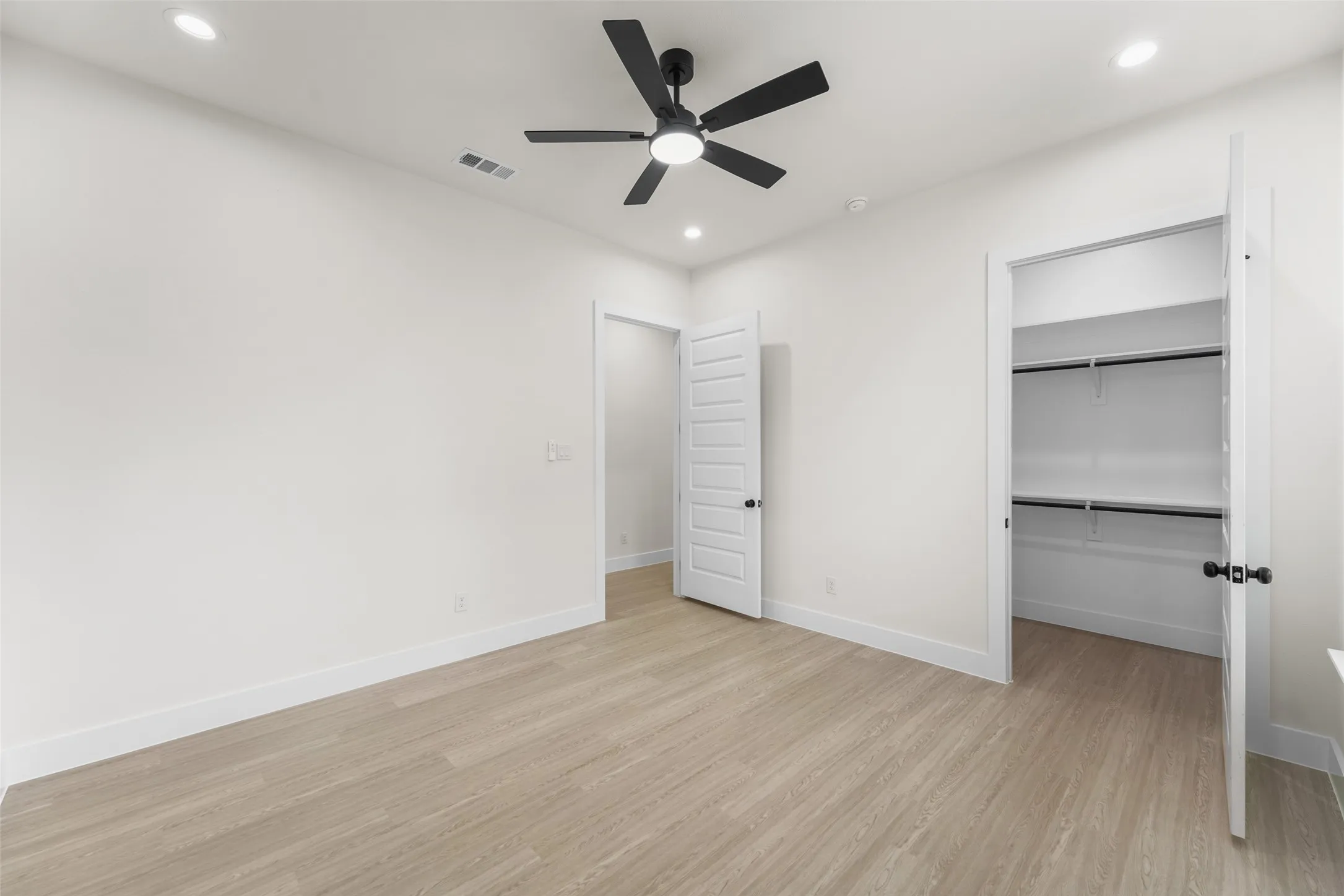Single Family Residence For Sale in Kaufman County , 1018 Devonshire Drive N, Forney, Texas 75126, 4 Bedroom, 4 Bathroom, 3 Garage spaces, 3,197 Sqft, built in 2026, New Construction - Complete, mls#21255973, Real Estate Agent in Forney, Homes For Sale in Kaufman county, Homes For Sale in Forney, Realtor in Forney Texas, Real Estate Brokerage Independent Realty Texas, Luminita Cordes Realtor