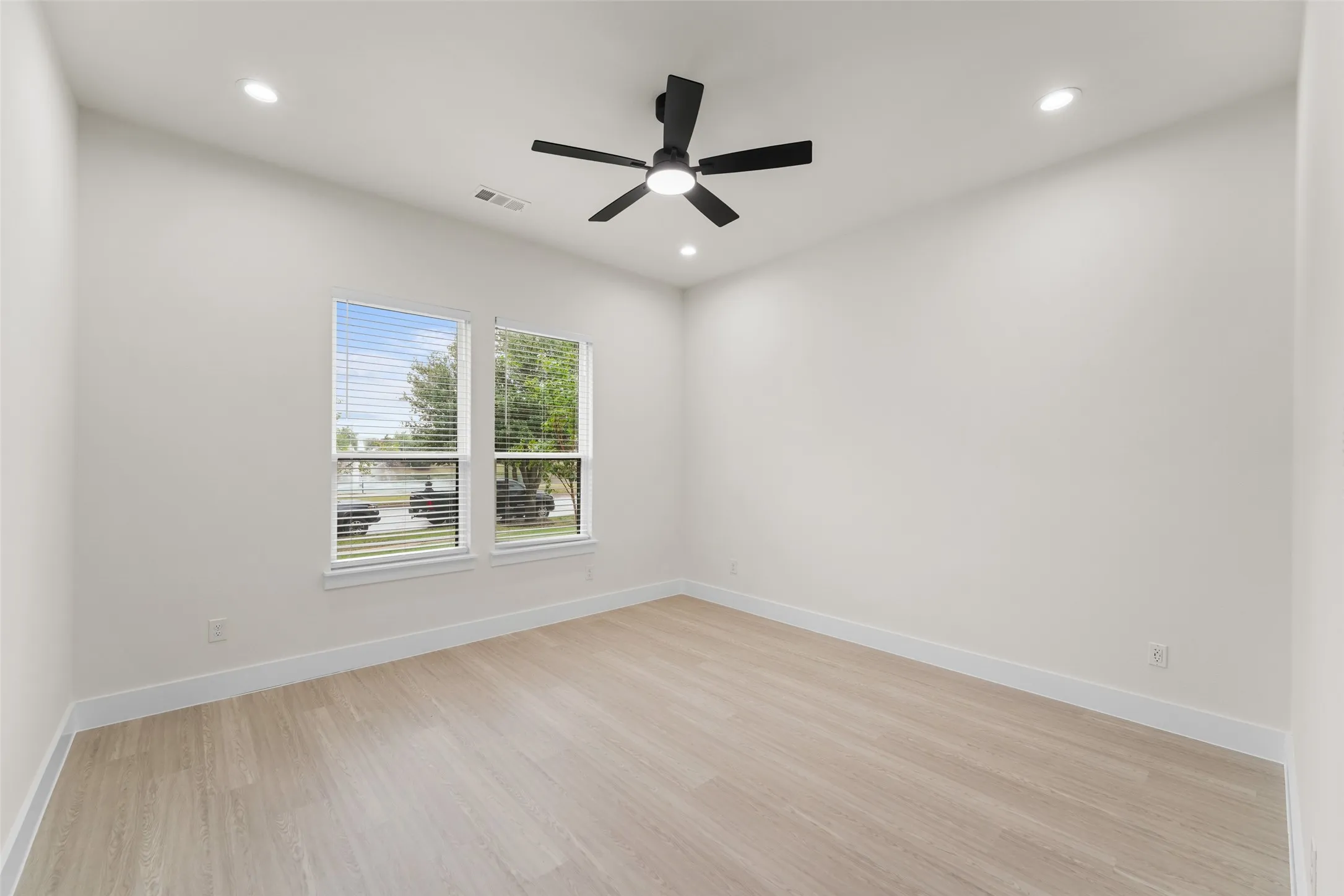 Single Family Residence For Sale in Kaufman County , 1018 Devonshire Drive N, Forney, Texas 75126, 4 Bedroom, 4 Bathroom, 3 Garage spaces, 3,197 Sqft, built in 2026, New Construction - Complete, mls#21255973, Real Estate Agent in Forney, Homes For Sale in Kaufman county, Homes For Sale in Forney, Realtor in Forney Texas, Real Estate Brokerage Independent Realty Texas, Luminita Cordes Realtor