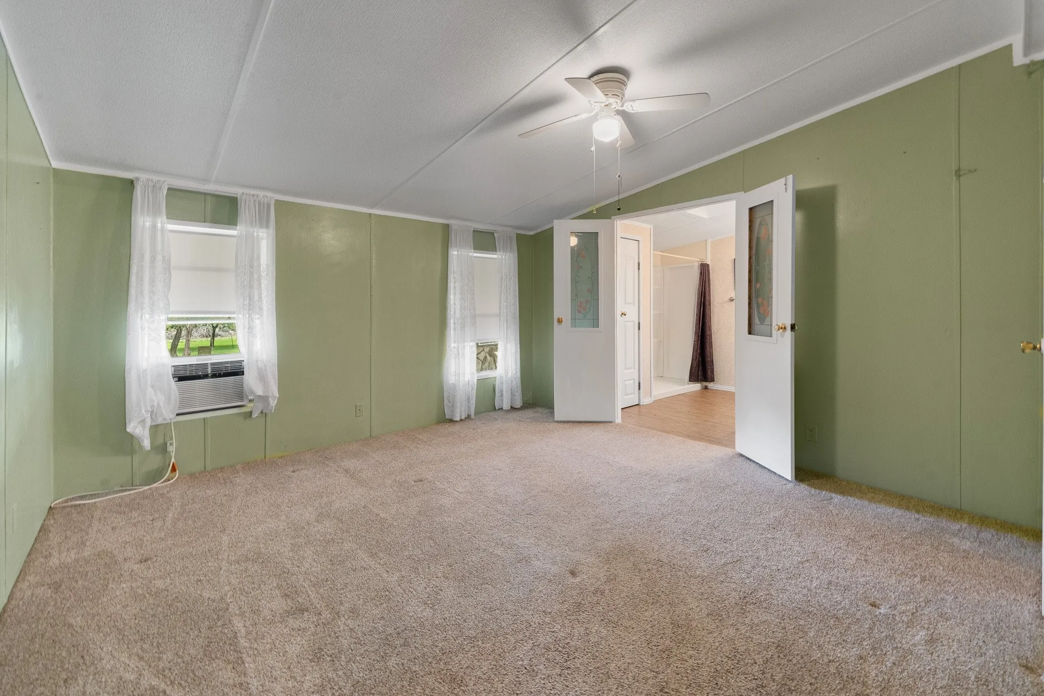 Mobile Home For Sale in Somervell County , 6677 County Road 2008, Glen Rose, Texas 76043, 3 Bedroom, 2 Bathroom, Garage spaces, 1,412 Sqft, built in 1989, mls#21256457, Real Estate Agent in Glen Rose, Homes For Sale in Somervell county, Homes For Sale in Glen Rose, Realtor in Glen Rose Texas, Real Estate Brokerage Independent Realty Texas, Luminita Cordes Realtor