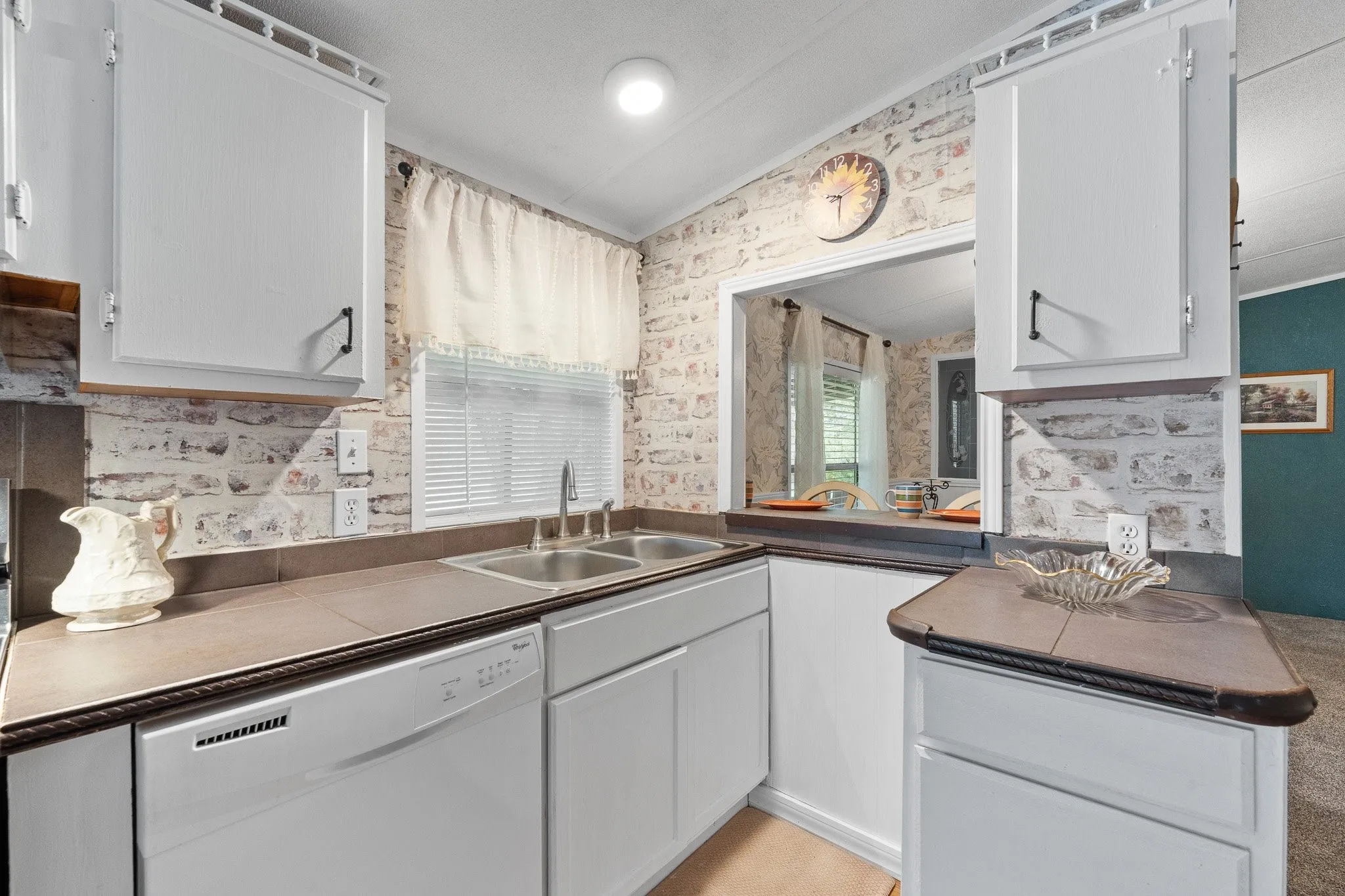 Mobile Home For Sale in Somervell County , 6677 County Road 2008, Glen Rose, Texas 76043, 3 Bedroom, 2 Bathroom, Garage spaces, 1,412 Sqft, built in 1989, mls#21256457, Real Estate Agent in Glen Rose, Homes For Sale in Somervell county, Homes For Sale in Glen Rose, Realtor in Glen Rose Texas, Real Estate Brokerage Independent Realty Texas, Luminita Cordes Realtor