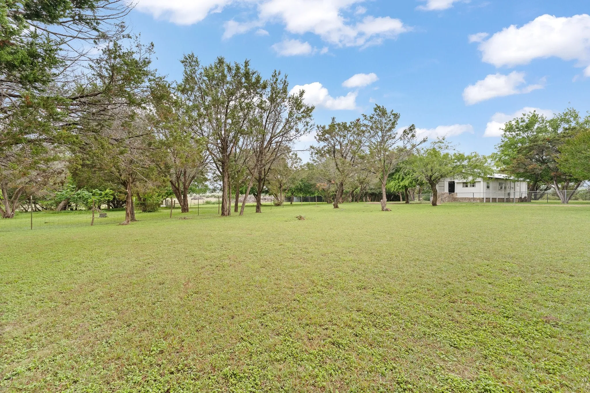 Mobile Home For Sale in Somervell County , 6677 County Road 2008, Glen Rose, Texas 76043, 3 Bedroom, 2 Bathroom, Garage spaces, 1,412 Sqft, built in 1989, mls#21256457, Real Estate Agent in Glen Rose, Homes For Sale in Somervell county, Homes For Sale in Glen Rose, Realtor in Glen Rose Texas, Real Estate Brokerage Independent Realty Texas, Luminita Cordes Realtor