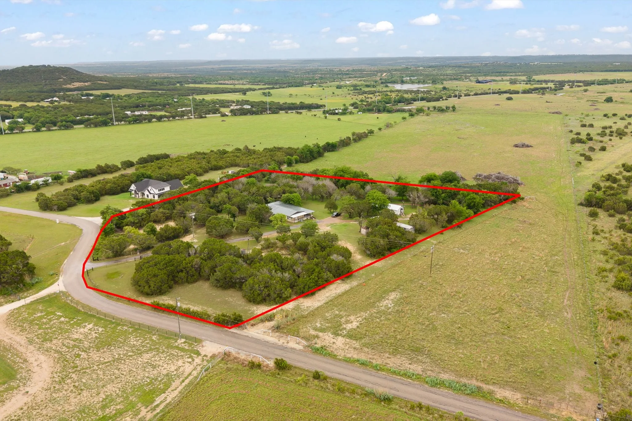 Mobile Home For Sale in Somervell County , 6677 County Road 2008, Glen Rose, Texas 76043, 3 Bedroom, 2 Bathroom, Garage spaces, 1,412 Sqft, built in 1989, mls#21256457, Real Estate Agent in Glen Rose, Homes For Sale in Somervell county, Homes For Sale in Glen Rose, Realtor in Glen Rose Texas, Real Estate Brokerage Independent Realty Texas, Luminita Cordes Realtor