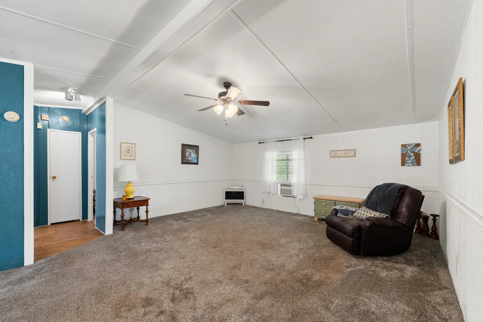 Mobile Home For Sale in Somervell County , 6677 County Road 2008, Glen Rose, Texas 76043, 3 Bedroom, 2 Bathroom, Garage spaces, 1,412 Sqft, built in 1989, mls#21256457, Real Estate Agent in Glen Rose, Homes For Sale in Somervell county, Homes For Sale in Glen Rose, Realtor in Glen Rose Texas, Real Estate Brokerage Independent Realty Texas, Luminita Cordes Realtor