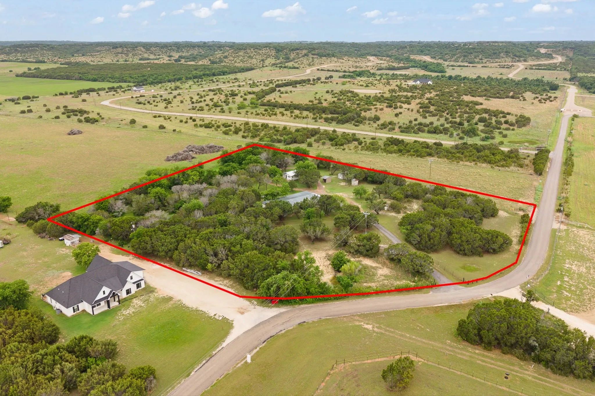 Mobile Home For Sale in Somervell County , 6677 County Road 2008, Glen Rose, Texas 76043, 3 Bedroom, 2 Bathroom, Garage spaces, 1,412 Sqft, built in 1989, mls#21256457, Real Estate Agent in Glen Rose, Homes For Sale in Somervell county, Homes For Sale in Glen Rose, Realtor in Glen Rose Texas, Real Estate Brokerage Independent Realty Texas, Luminita Cordes Realtor