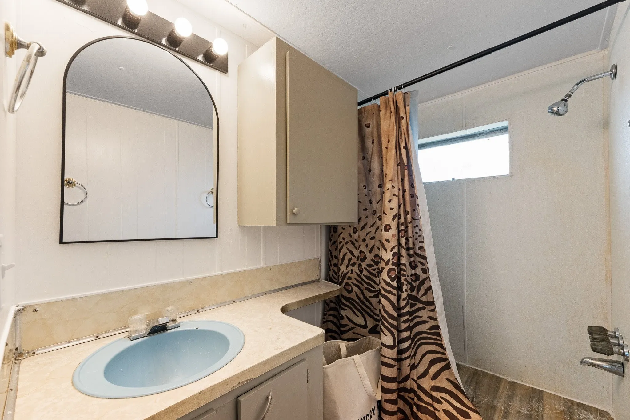 Mobile Home For Sale in Somervell County , 6677 County Road 2008, Glen Rose, Texas 76043, 3 Bedroom, 2 Bathroom, Garage spaces, 1,412 Sqft, built in 1989, mls#21256457, Real Estate Agent in Glen Rose, Homes For Sale in Somervell county, Homes For Sale in Glen Rose, Realtor in Glen Rose Texas, Real Estate Brokerage Independent Realty Texas, Luminita Cordes Realtor