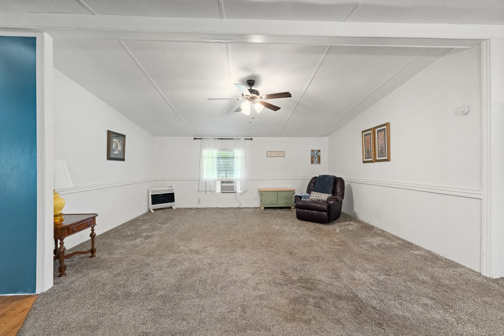 Mobile Home For Sale in Somervell County , 6677 County Road 2008, Glen Rose, Texas 76043, 3 Bedroom, 2 Bathroom, Garage spaces, 1,412 Sqft, built in 1989, mls#21256457, Real Estate Agent in Glen Rose, Homes For Sale in Somervell county, Homes For Sale in Glen Rose, Realtor in Glen Rose Texas, Real Estate Brokerage Independent Realty Texas, Luminita Cordes Realtor