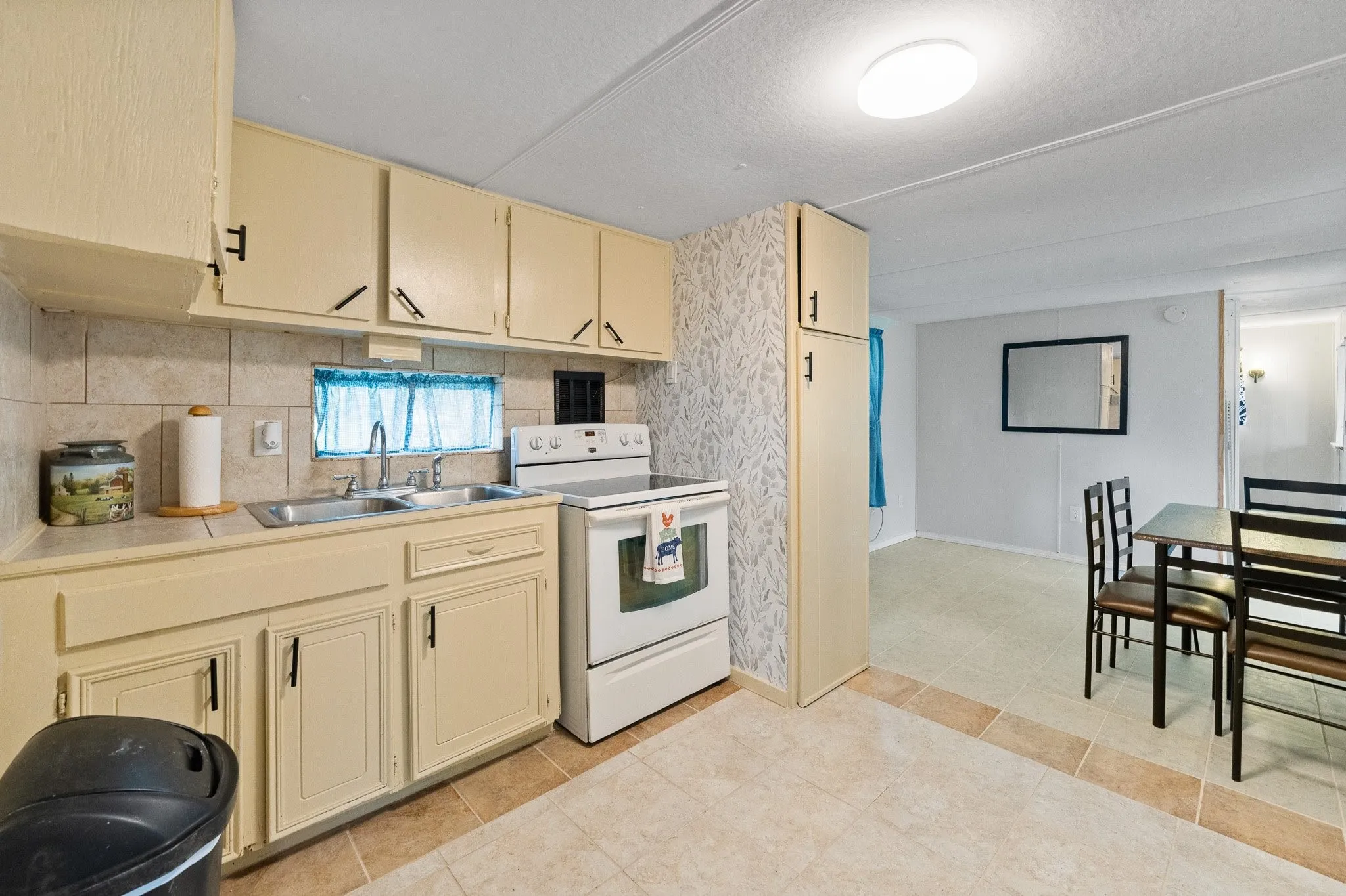 Mobile Home For Sale in Somervell County , 6677 County Road 2008, Glen Rose, Texas 76043, 3 Bedroom, 2 Bathroom, Garage spaces, 1,412 Sqft, built in 1989, mls#21256457, Real Estate Agent in Glen Rose, Homes For Sale in Somervell county, Homes For Sale in Glen Rose, Realtor in Glen Rose Texas, Real Estate Brokerage Independent Realty Texas, Luminita Cordes Realtor