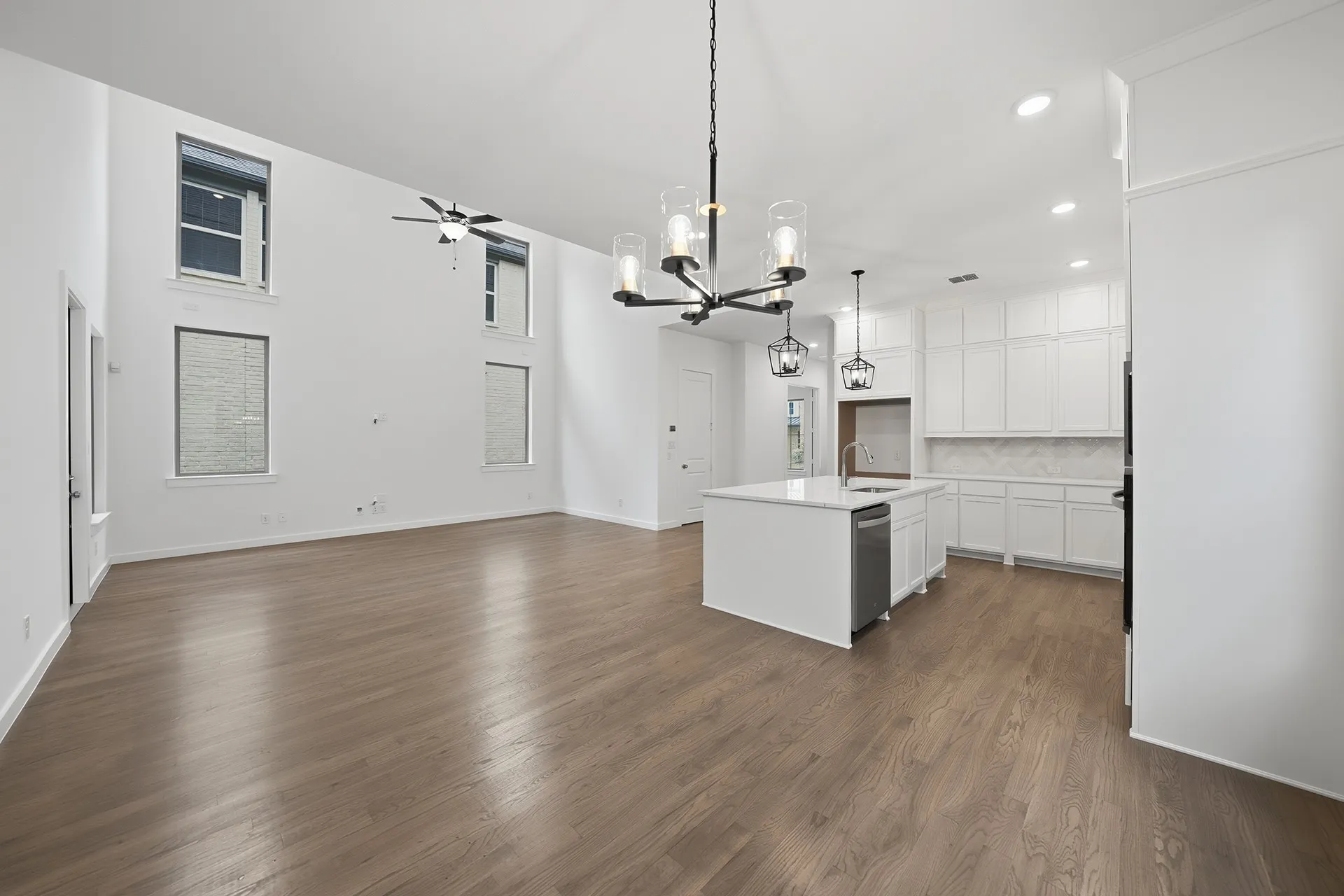 Single Family Residence For Sale in Collin County , 716 Kendall Lane, Celina, Texas 75009, 4 Bedroom, 3 Bathroom, 2 Garage spaces, 2,930 Sqft, built in 2025, New Construction - Complete, Price $619,000, mls#21256709, Real Estate Agent in Celina, Homes For Sale in Collin county, Homes For Sale in Celina, Realtor in Celina Texas, Real Estate Brokerage Independent Realty Texas, Luminita Cordes Realtor