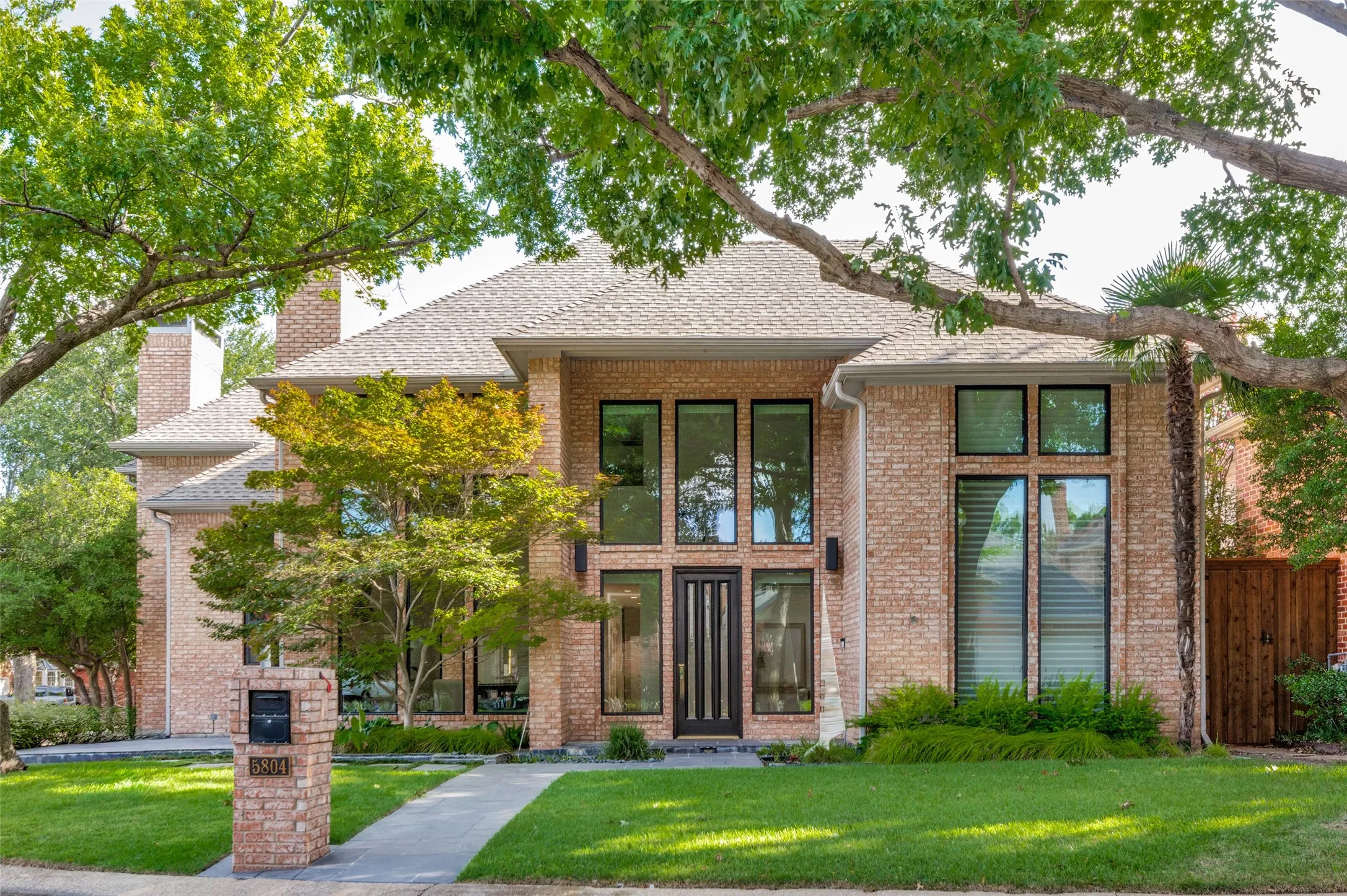 Single Family Residence For Sale in Collin County , 5804 Preston Fairways Drive, Dallas, Texas 75252, 4 Bedroom, 3 Bathroom, 2 Garage spaces, 3,202 Sqft, built in 1991, Preowned, mls#21251446, Real Estate Agent in Dallas, Homes For Sale in Collin county, Homes For Sale in Dallas, Realtor in Dallas Texas, Real Estate Brokerage Independent Realty Texas, Luminita Cordes Realtor