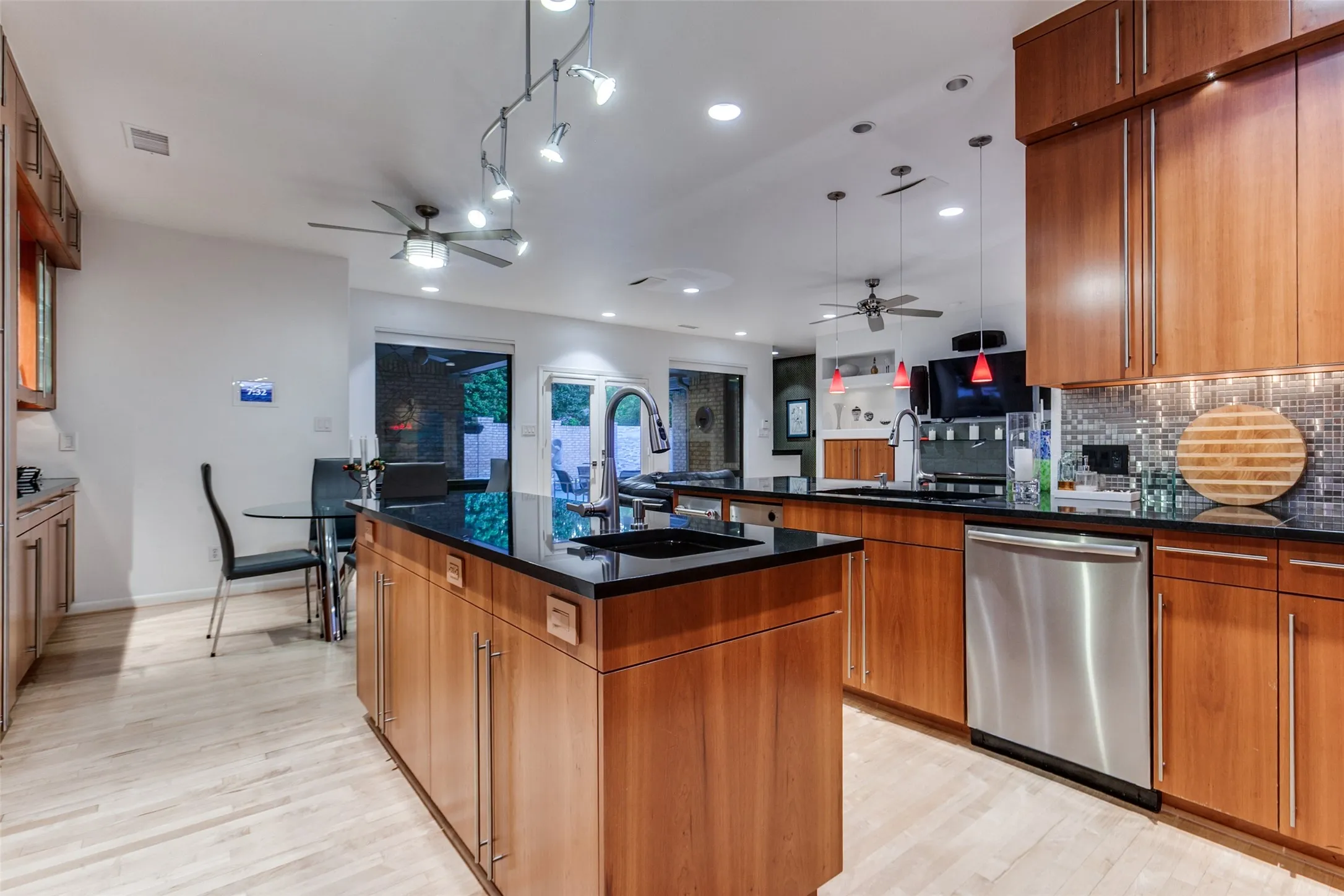 Single Family Residence For Sale in Collin County , 5804 Preston Fairways Drive, Dallas, Texas 75252, 4 Bedroom, 3 Bathroom, 2 Garage spaces, 3,202 Sqft, built in 1991, Preowned, mls#21251446, Real Estate Agent in Dallas, Homes For Sale in Collin county, Homes For Sale in Dallas, Realtor in Dallas Texas, Real Estate Brokerage Independent Realty Texas, Luminita Cordes Realtor