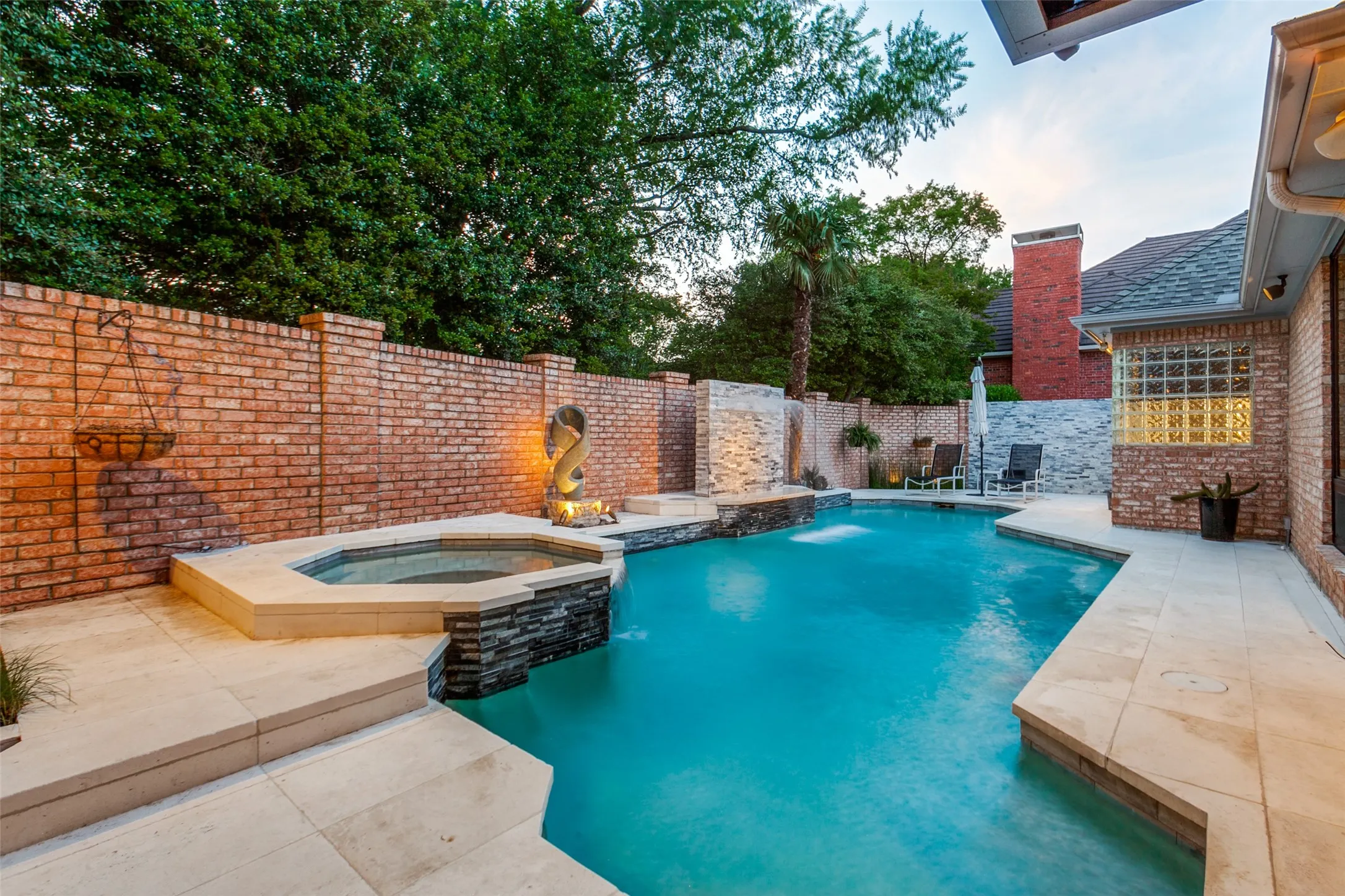Single Family Residence For Sale in Collin County , 5804 Preston Fairways Drive, Dallas, Texas 75252, 4 Bedroom, 3 Bathroom, 2 Garage spaces, 3,202 Sqft, built in 1991, Preowned, mls#21251446, Real Estate Agent in Dallas, Homes For Sale in Collin county, Homes For Sale in Dallas, Realtor in Dallas Texas, Real Estate Brokerage Independent Realty Texas, Luminita Cordes Realtor