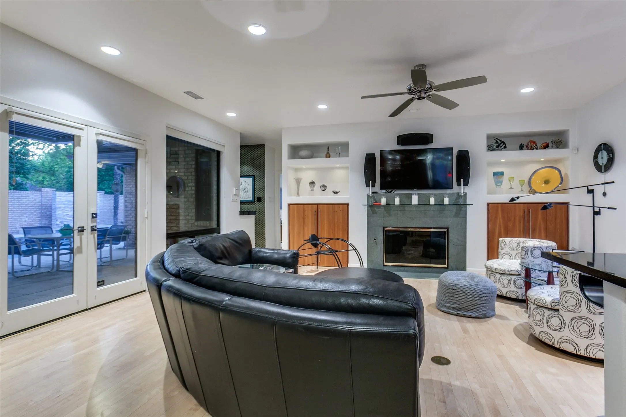 Single Family Residence For Sale in Collin County , 5804 Preston Fairways Drive, Dallas, Texas 75252, 4 Bedroom, 3 Bathroom, 2 Garage spaces, 3,202 Sqft, built in 1991, Preowned, mls#21251446, Real Estate Agent in Dallas, Homes For Sale in Collin county, Homes For Sale in Dallas, Realtor in Dallas Texas, Real Estate Brokerage Independent Realty Texas, Luminita Cordes Realtor