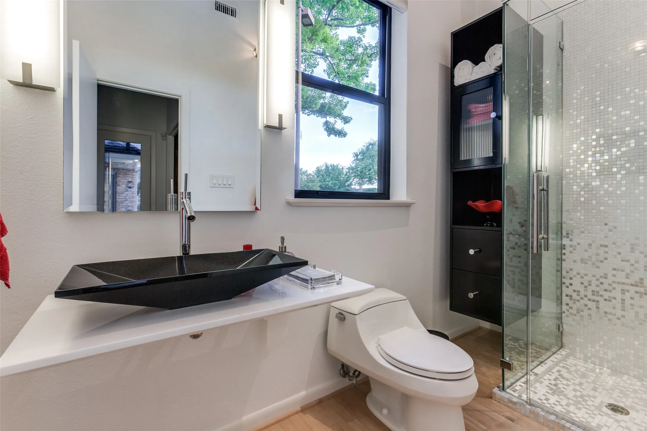 Single Family Residence For Sale in Collin County , 5804 Preston Fairways Drive, Dallas, Texas 75252, 4 Bedroom, 3 Bathroom, 2 Garage spaces, 3,202 Sqft, built in 1991, Preowned, mls#21251446, Real Estate Agent in Dallas, Homes For Sale in Collin county, Homes For Sale in Dallas, Realtor in Dallas Texas, Real Estate Brokerage Independent Realty Texas, Luminita Cordes Realtor