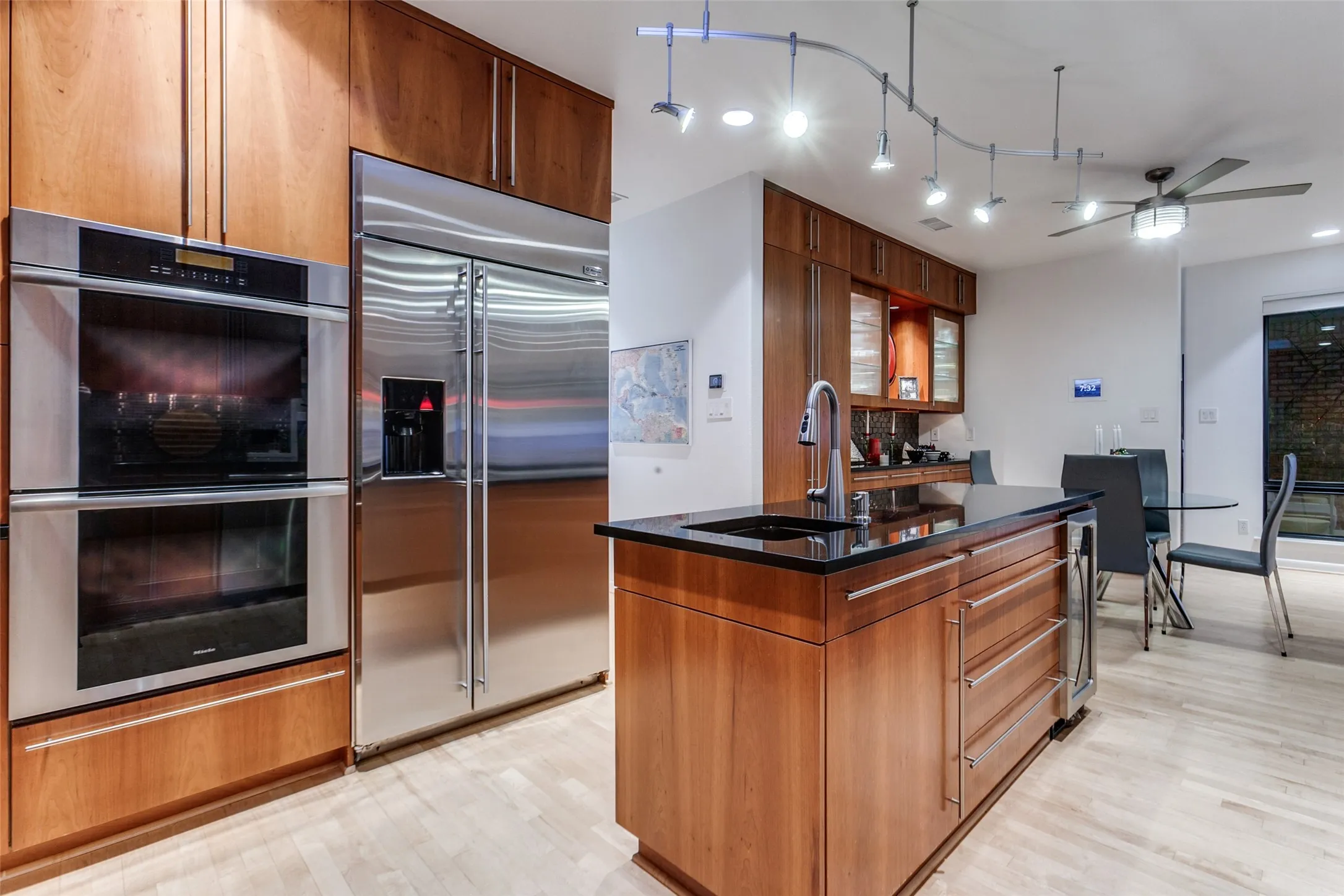 Single Family Residence For Sale in Collin County , 5804 Preston Fairways Drive, Dallas, Texas 75252, 4 Bedroom, 3 Bathroom, 2 Garage spaces, 3,202 Sqft, built in 1991, Preowned, mls#21251446, Real Estate Agent in Dallas, Homes For Sale in Collin county, Homes For Sale in Dallas, Realtor in Dallas Texas, Real Estate Brokerage Independent Realty Texas, Luminita Cordes Realtor