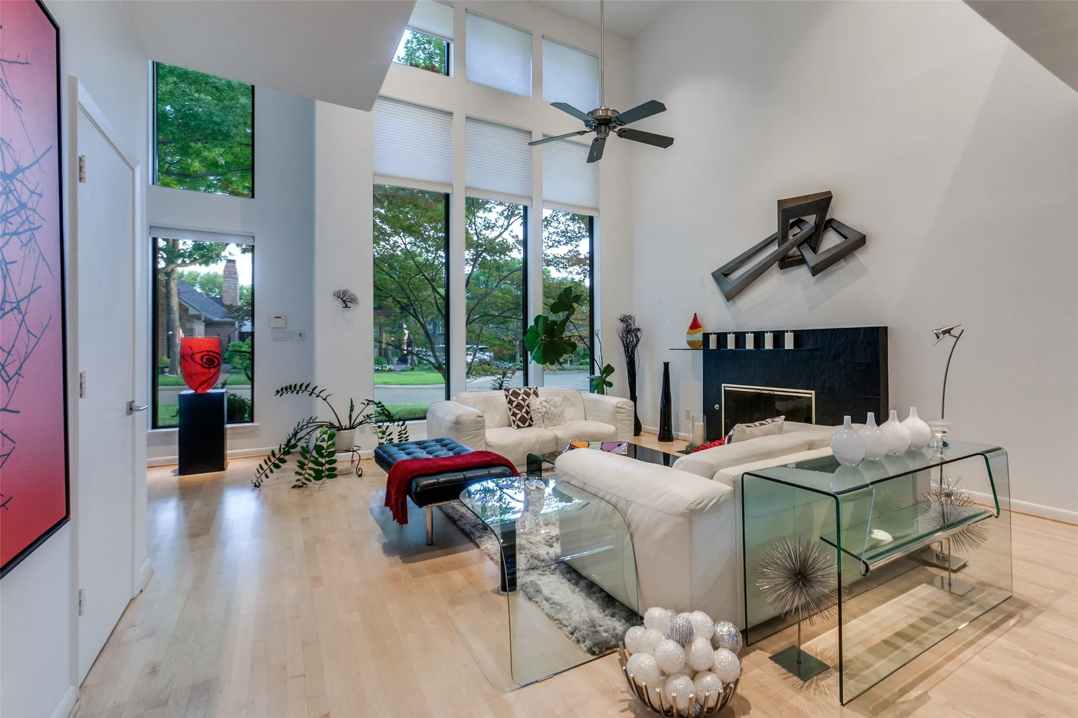 Single Family Residence For Sale in Collin County , 5804 Preston Fairways Drive, Dallas, Texas 75252, 4 Bedroom, 3 Bathroom, 2 Garage spaces, 3,202 Sqft, built in 1991, Preowned, mls#21251446, Real Estate Agent in Dallas, Homes For Sale in Collin county, Homes For Sale in Dallas, Realtor in Dallas Texas, Real Estate Brokerage Independent Realty Texas, Luminita Cordes Realtor