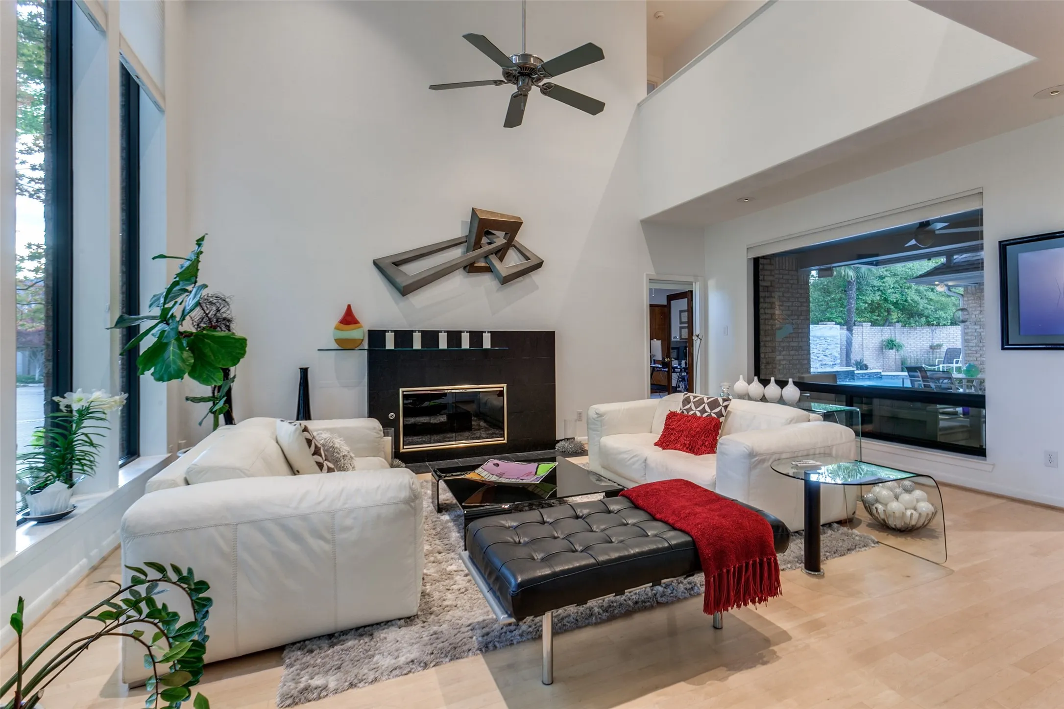 Single Family Residence For Sale in Collin County , 5804 Preston Fairways Drive, Dallas, Texas 75252, 4 Bedroom, 3 Bathroom, 2 Garage spaces, 3,202 Sqft, built in 1991, Preowned, mls#21251446, Real Estate Agent in Dallas, Homes For Sale in Collin county, Homes For Sale in Dallas, Realtor in Dallas Texas, Real Estate Brokerage Independent Realty Texas, Luminita Cordes Realtor