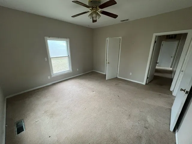 Single Family Residence For Sale in Stephens County , 1305 W Elliott Street, Breckenridge, Texas 76424, 3 Bedroom, 3 Bathroom, 2 Garage spaces, 1,936 Sqft, built in 1961, mls#21256714, Real Estate Agent in Breckenridge, Homes For Sale in Stephens county, Homes For Sale in Breckenridge, Realtor in Breckenridge Texas, Real Estate Brokerage Independent Realty Texas, Luminita Cordes Realtor