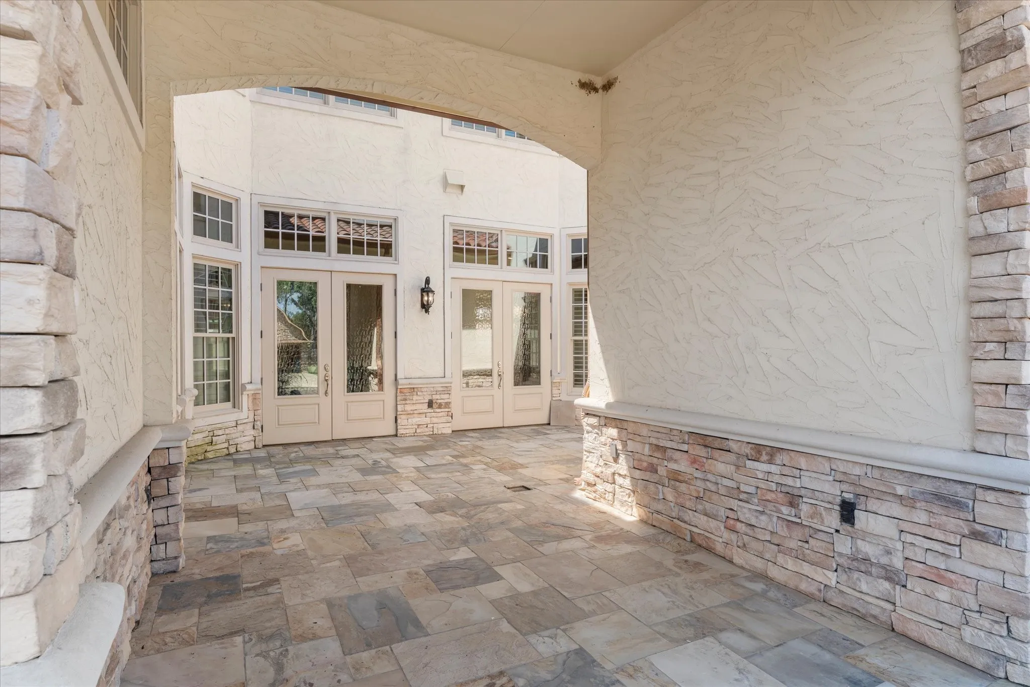 Single Family Residence For Sale in Titus County , 224 Kathryn Court, Mt Pleasant, Texas 75455, 6 Bedrooms, 6 Bathrooms, 3 Garage spaces, 8,846 Sqft, built in 2008, Preowned, Price $949,000, mls#21256197, Real Estate Agent in Mt Pleasant, Homes For Sale in Titus county, Homes For Sale in Mt Pleasant, Realtor in Mt Pleasant Texas, Real Estate Brokerage Independent Realty Texas, Luminita Cordes Realtor