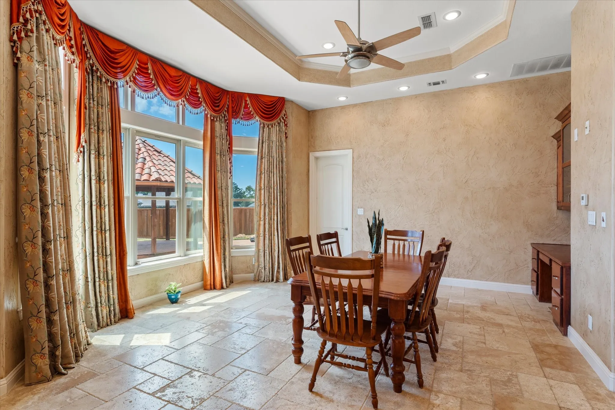 Single Family Residence For Sale in Titus County , 224 Kathryn Court, Mt Pleasant, Texas 75455, 6 Bedrooms, 6 Bathrooms, 3 Garage spaces, 8,846 Sqft, built in 2008, Preowned, Price $949,000, mls#21256197, Real Estate Agent in Mt Pleasant, Homes For Sale in Titus county, Homes For Sale in Mt Pleasant, Realtor in Mt Pleasant Texas, Real Estate Brokerage Independent Realty Texas, Luminita Cordes Realtor