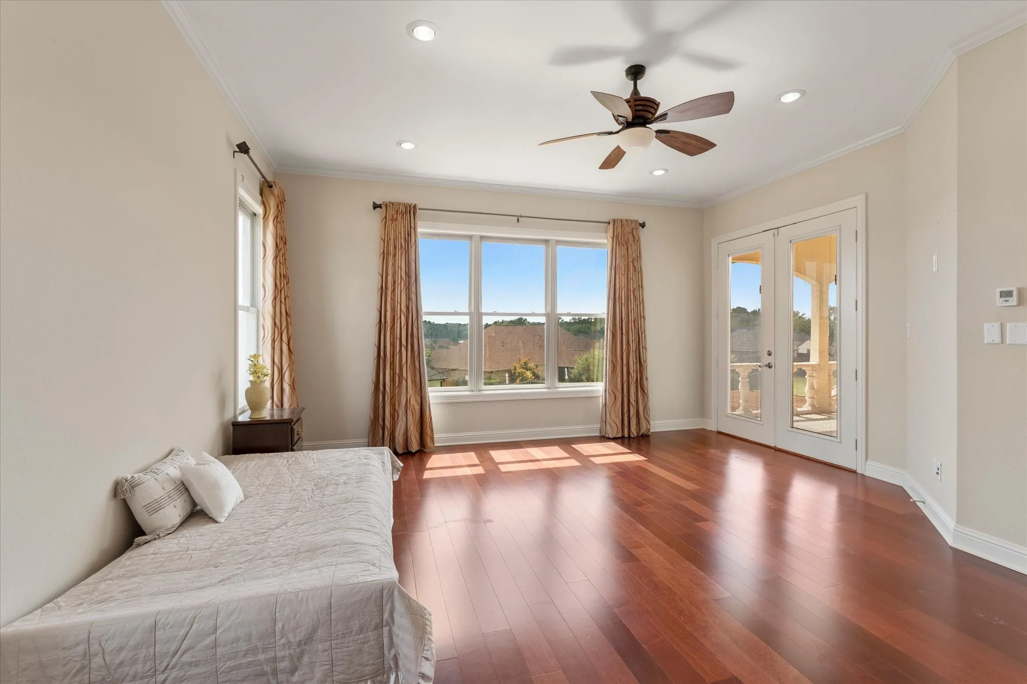 Single Family Residence For Sale in Titus County , 224 Kathryn Court, Mt Pleasant, Texas 75455, 6 Bedrooms, 6 Bathrooms, 3 Garage spaces, 8,846 Sqft, built in 2008, Preowned, Price $949,000, mls#21256197, Real Estate Agent in Mt Pleasant, Homes For Sale in Titus county, Homes For Sale in Mt Pleasant, Realtor in Mt Pleasant Texas, Real Estate Brokerage Independent Realty Texas, Luminita Cordes Realtor