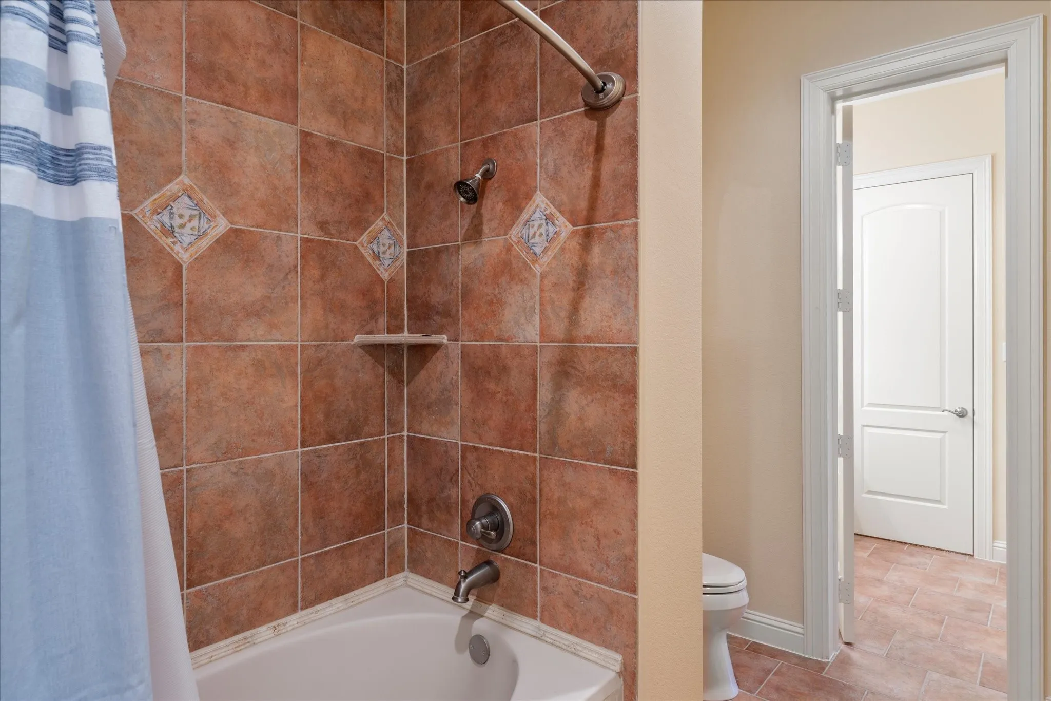 Single Family Residence For Sale in Titus County , 224 Kathryn Court, Mt Pleasant, Texas 75455, 6 Bedrooms, 6 Bathrooms, 3 Garage spaces, 8,846 Sqft, built in 2008, Preowned, Price $949,000, mls#21256197, Real Estate Agent in Mt Pleasant, Homes For Sale in Titus county, Homes For Sale in Mt Pleasant, Realtor in Mt Pleasant Texas, Real Estate Brokerage Independent Realty Texas, Luminita Cordes Realtor