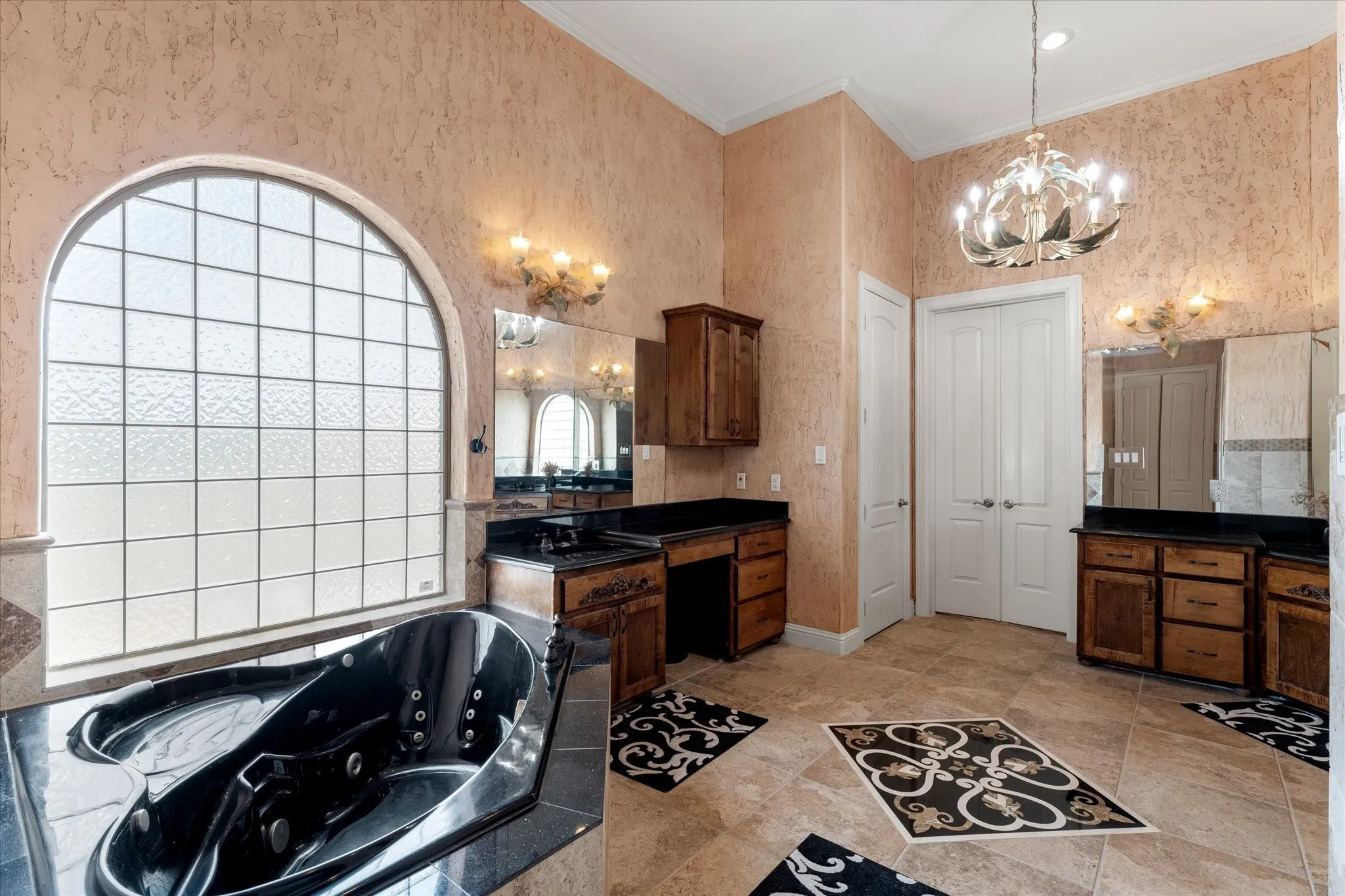 Single Family Residence For Sale in Titus County , 224 Kathryn Court, Mt Pleasant, Texas 75455, 6 Bedrooms, 6 Bathrooms, 3 Garage spaces, 8,846 Sqft, built in 2008, Preowned, Price $949,000, mls#21256197, Real Estate Agent in Mt Pleasant, Homes For Sale in Titus county, Homes For Sale in Mt Pleasant, Realtor in Mt Pleasant Texas, Real Estate Brokerage Independent Realty Texas, Luminita Cordes Realtor