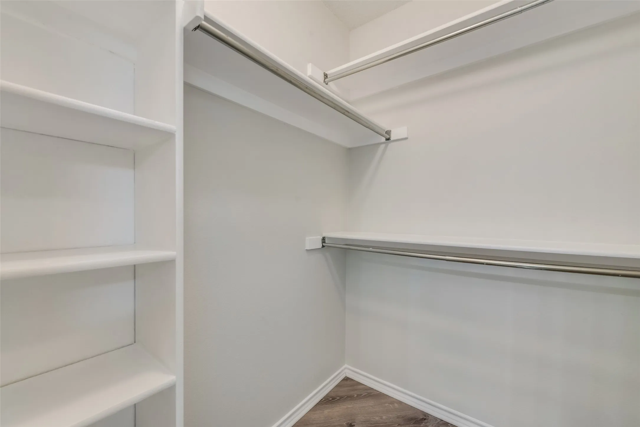Single Family Residence For Rent in Rockwall County , 109 Brockway Drive, Rockwall, Texas 75032, 3 Bedrooms, 2 Bathrooms, 2 Garage spaces, 1,286 Sqft, built in 1994, Preowned, Price $1,900, mls#21245786, Real Estate Agent in Rockwall, Homes For Rent in Rockwall county, Homes For Rent in Rockwall, Realtor in Rockwall Texas, Real Estate Brokerage Independent Realty Texas, Luminita Cordes Realtor