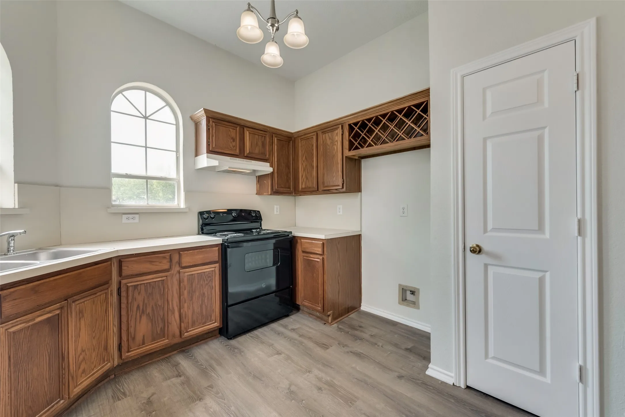 Single Family Residence For Rent in Rockwall County , 109 Brockway Drive, Rockwall, Texas 75032, 3 Bedrooms, 2 Bathrooms, 2 Garage spaces, 1,286 Sqft, built in 1994, Preowned, Price $1,900, mls#21245786, Real Estate Agent in Rockwall, Homes For Rent in Rockwall county, Homes For Rent in Rockwall, Realtor in Rockwall Texas, Real Estate Brokerage Independent Realty Texas, Luminita Cordes Realtor