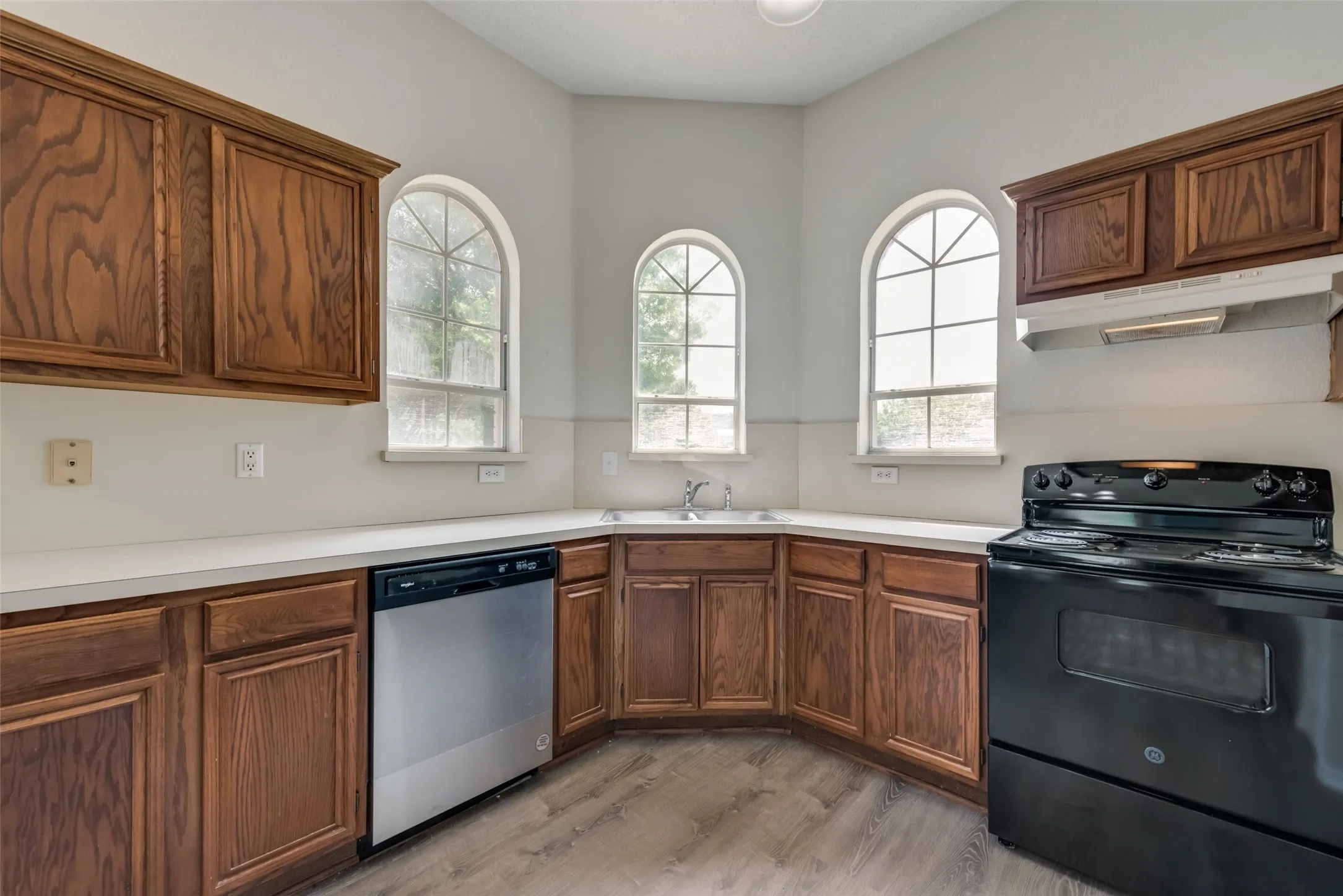 Single Family Residence For Rent in Rockwall County , 109 Brockway Drive, Rockwall, Texas 75032, 3 Bedrooms, 2 Bathrooms, 2 Garage spaces, 1,286 Sqft, built in 1994, Preowned, Price $1,900, mls#21245786, Real Estate Agent in Rockwall, Homes For Rent in Rockwall county, Homes For Rent in Rockwall, Realtor in Rockwall Texas, Real Estate Brokerage Independent Realty Texas, Luminita Cordes Realtor