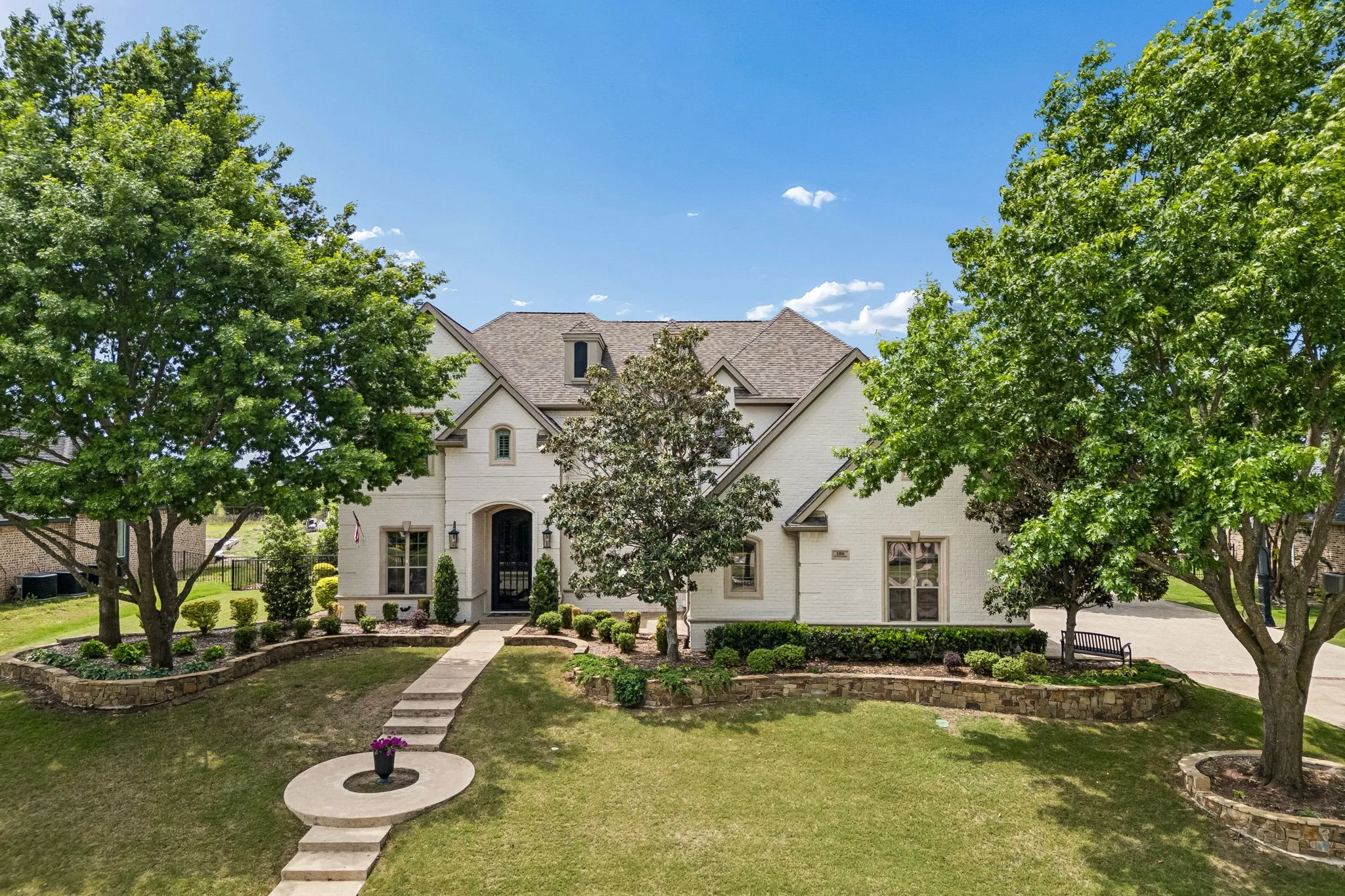 Single Family Residence For Sale in Rockwall County , 156 Stoneleigh Drive, Heath, Texas 75032, 4 Bedroom, 4 Bathroom, 3 Garage spaces, 4,260 Sqft, built in 2002, Preowned, mls#21238044, Real Estate Agent in Heath, Homes For Sale in Rockwall county, Homes For Sale in Heath, Realtor in Heath Texas, Real Estate Brokerage Independent Realty Texas, Luminita Cordes Realtor