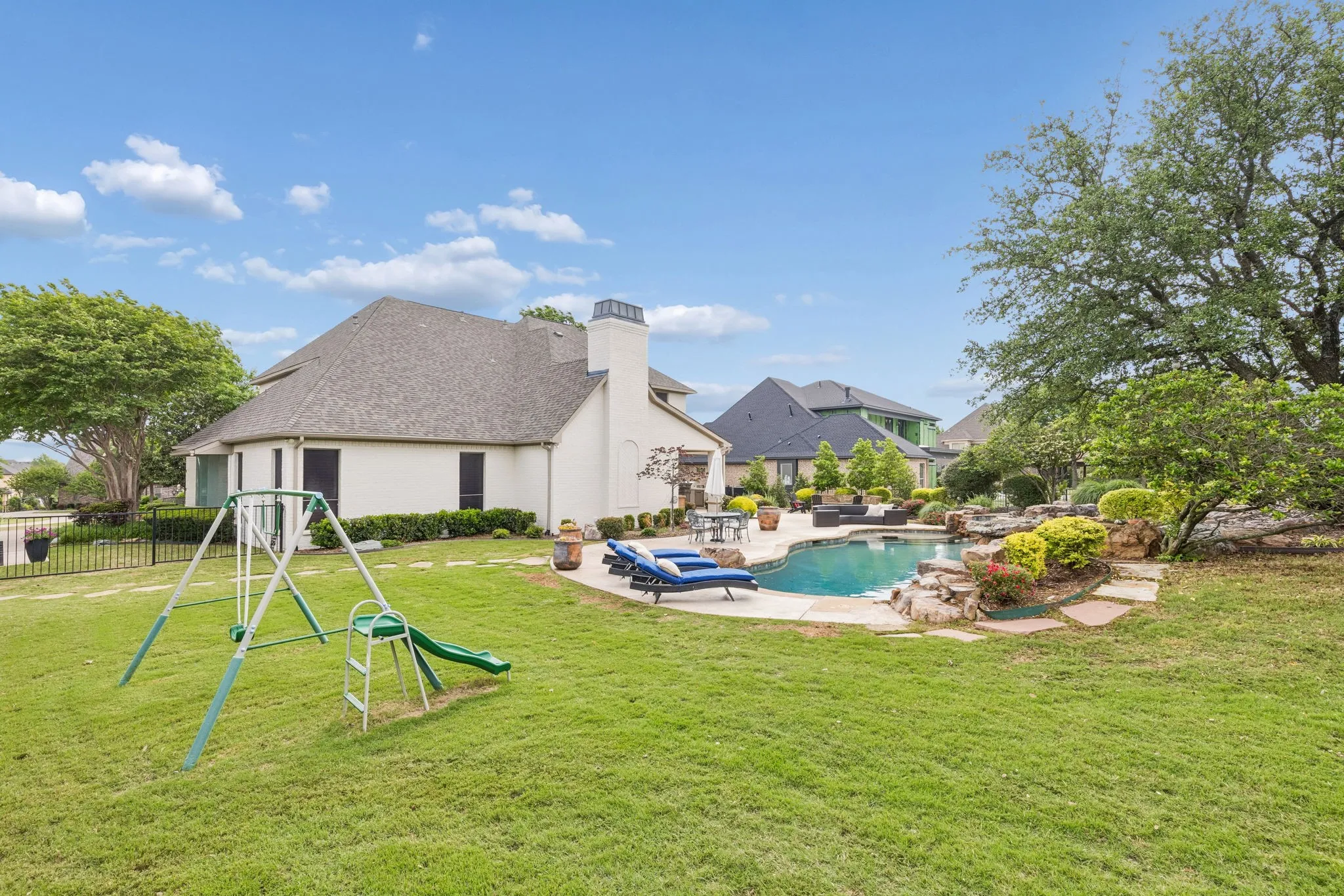 Single Family Residence For Sale in Rockwall County , 156 Stoneleigh Drive, Heath, Texas 75032, 4 Bedroom, 4 Bathroom, 3 Garage spaces, 4,260 Sqft, built in 2002, Preowned, mls#21238044, Real Estate Agent in Heath, Homes For Sale in Rockwall county, Homes For Sale in Heath, Realtor in Heath Texas, Real Estate Brokerage Independent Realty Texas, Luminita Cordes Realtor