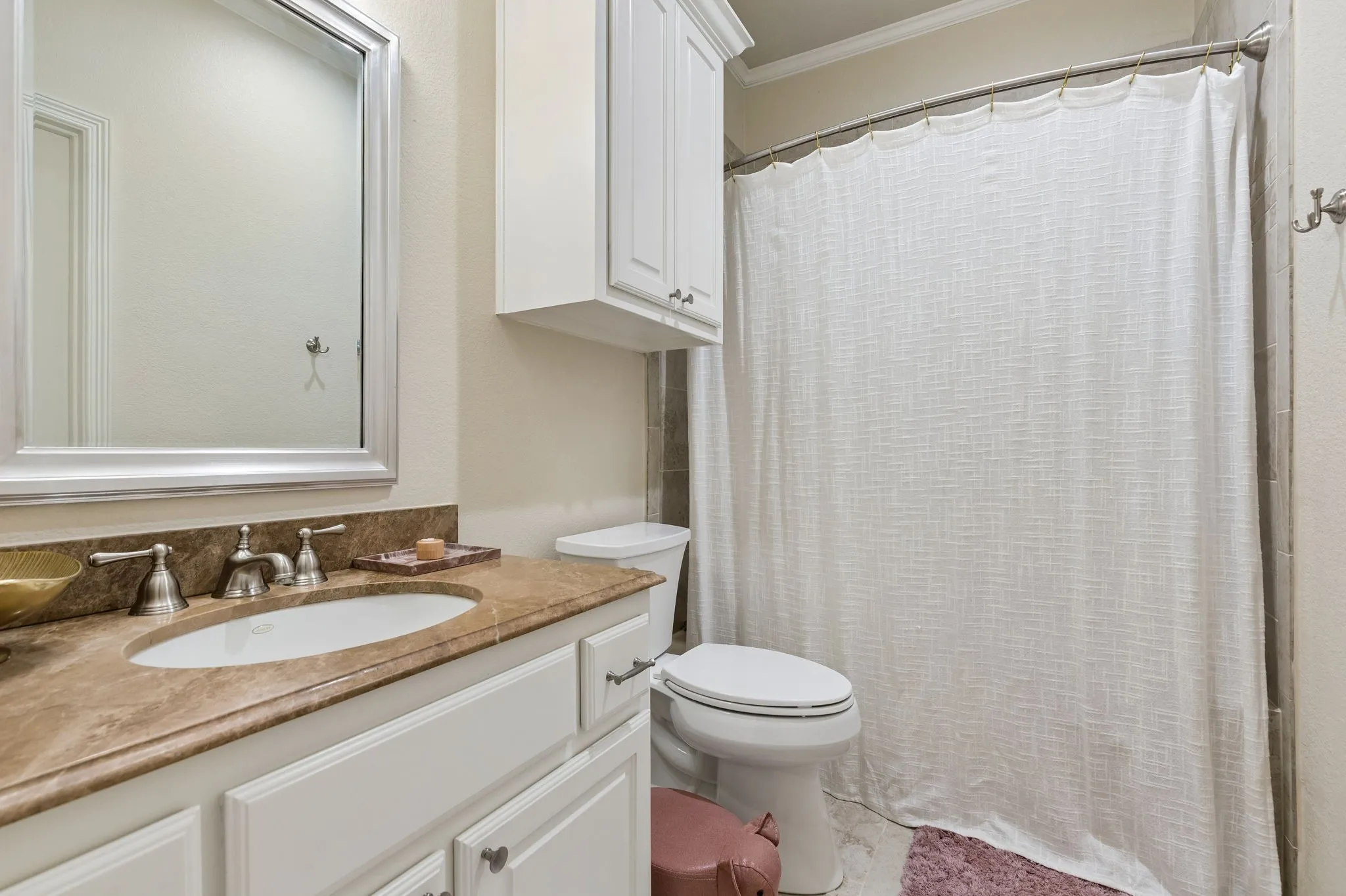 Single Family Residence For Sale in Rockwall County , 156 Stoneleigh Drive, Heath, Texas 75032, 4 Bedroom, 4 Bathroom, 3 Garage spaces, 4,260 Sqft, built in 2002, Preowned, mls#21238044, Real Estate Agent in Heath, Homes For Sale in Rockwall county, Homes For Sale in Heath, Realtor in Heath Texas, Real Estate Brokerage Independent Realty Texas, Luminita Cordes Realtor