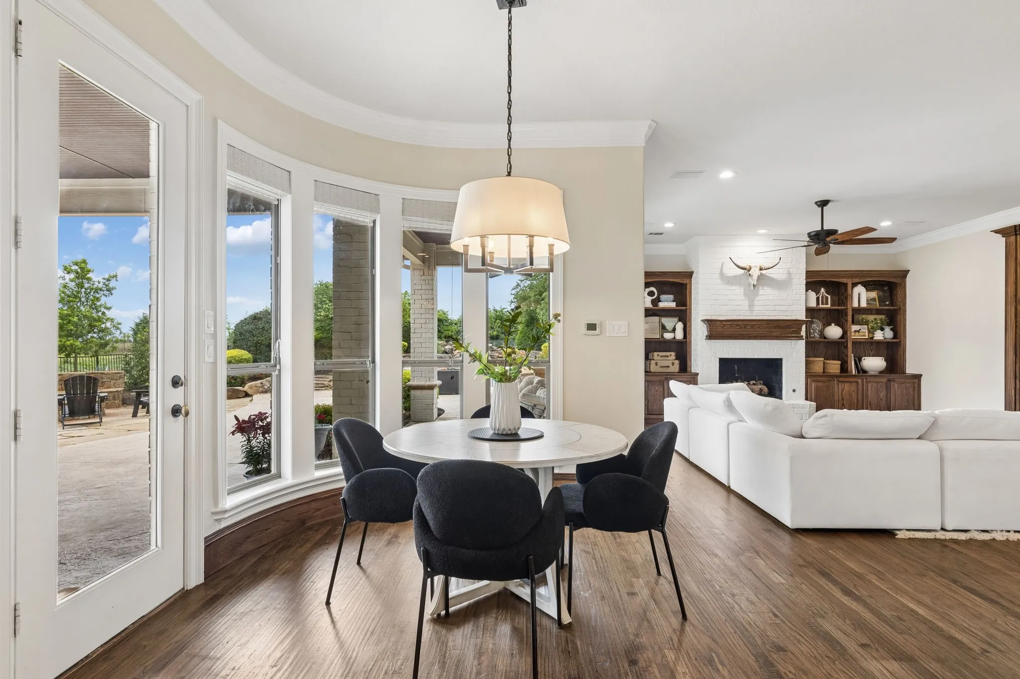Single Family Residence For Sale in Rockwall County , 156 Stoneleigh Drive, Heath, Texas 75032, 4 Bedroom, 4 Bathroom, 3 Garage spaces, 4,260 Sqft, built in 2002, Preowned, mls#21238044, Real Estate Agent in Heath, Homes For Sale in Rockwall county, Homes For Sale in Heath, Realtor in Heath Texas, Real Estate Brokerage Independent Realty Texas, Luminita Cordes Realtor