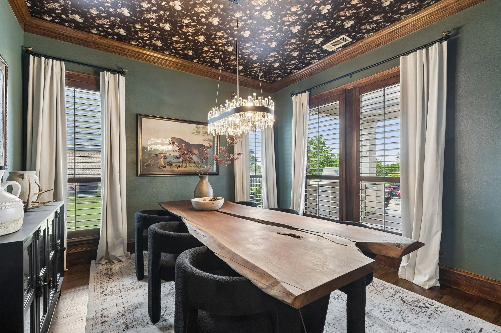 Elegant dining room