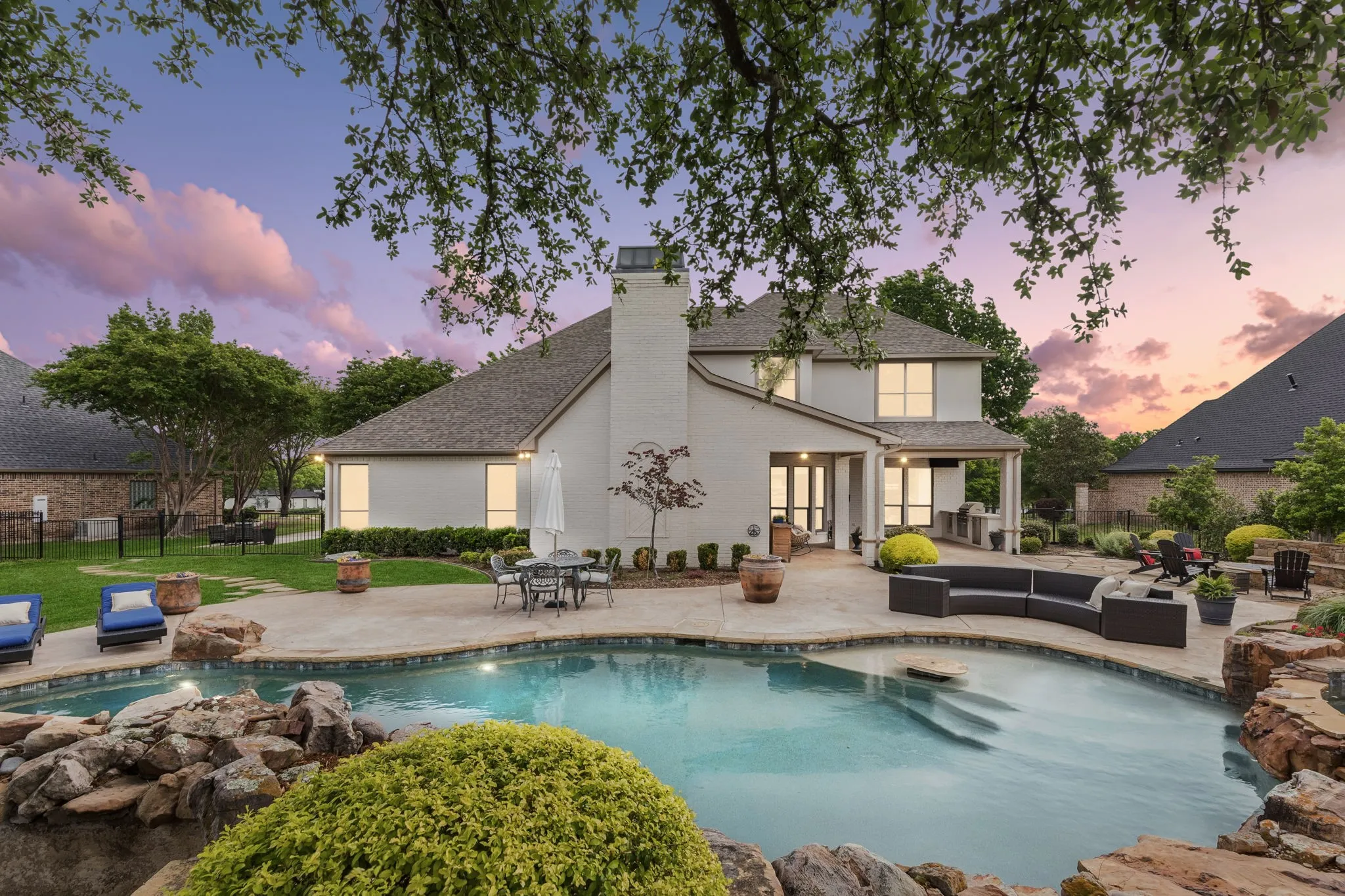 Single Family Residence For Sale in Rockwall County , 156 Stoneleigh Drive, Heath, Texas 75032, 4 Bedroom, 4 Bathroom, 3 Garage spaces, 4,260 Sqft, built in 2002, Preowned, mls#21238044, Real Estate Agent in Heath, Homes For Sale in Rockwall county, Homes For Sale in Heath, Realtor in Heath Texas, Real Estate Brokerage Independent Realty Texas, Luminita Cordes Realtor