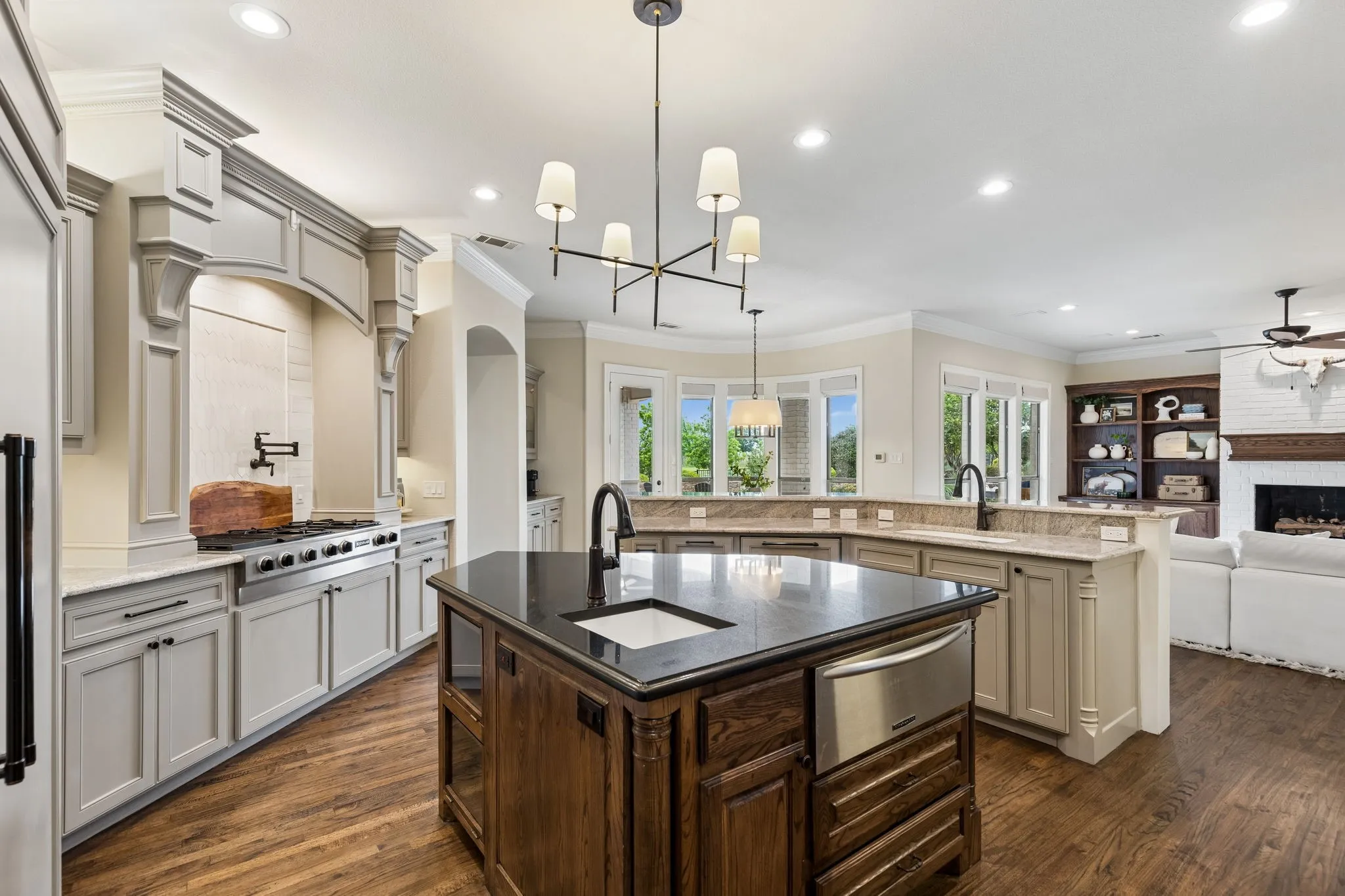 Single Family Residence For Sale in Rockwall County , 156 Stoneleigh Drive, Heath, Texas 75032, 4 Bedroom, 4 Bathroom, 3 Garage spaces, 4,260 Sqft, built in 2002, Preowned, mls#21238044, Real Estate Agent in Heath, Homes For Sale in Rockwall county, Homes For Sale in Heath, Realtor in Heath Texas, Real Estate Brokerage Independent Realty Texas, Luminita Cordes Realtor